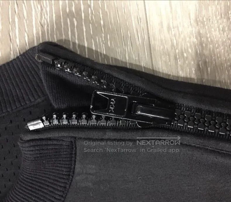 Givenchy Givenchy FW22 Solid Color Logo Printed Round Neck Long Sle Size US L / EU 52-54 / 3 - 8 Thumbnail