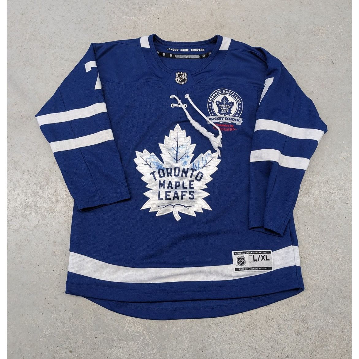 NHL Toronto Maple Leafs Hockey School Youth Jersey Signed Size US XL / EU 56 / 4 - 1 Thumbnail