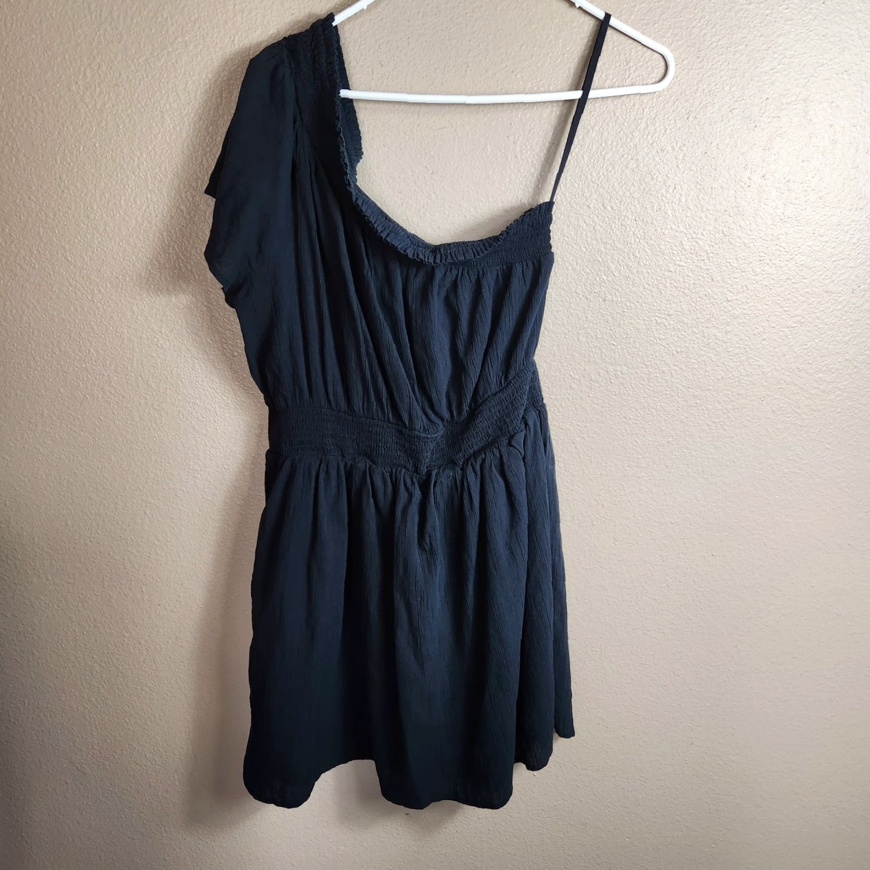 American Eagle Outfitters Aerie Womens L Black Crinkle Cotton Smocked Waist One Shoulder Dress Size L / US 10 / IT 46 - 6 Thumbnail