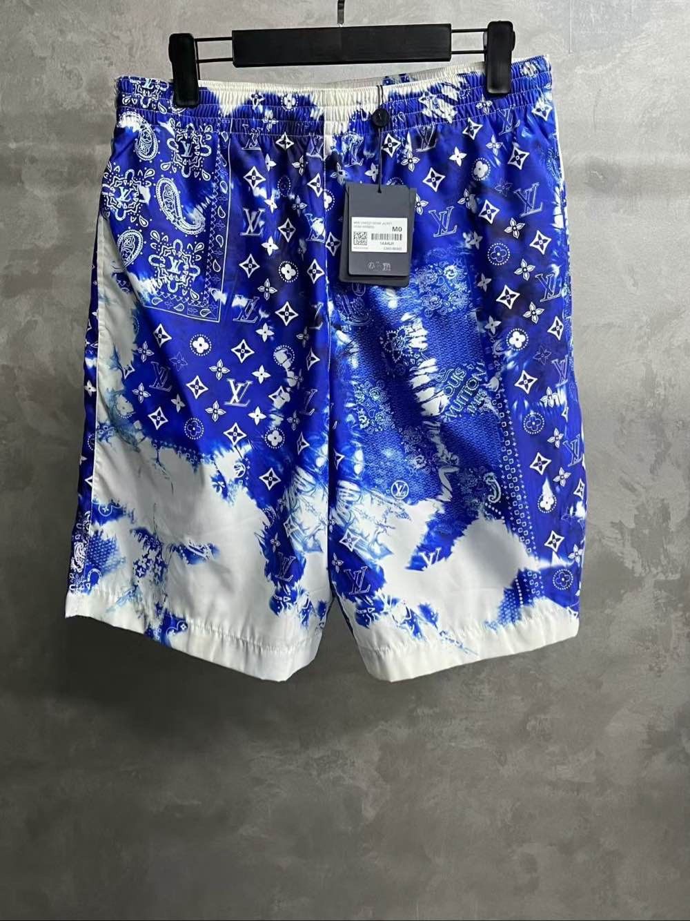 Louis Vuitton Louis Vuitton Bandana Print Shorts Size 34 Size US 34 / EU 50 - 1 Thumbnail