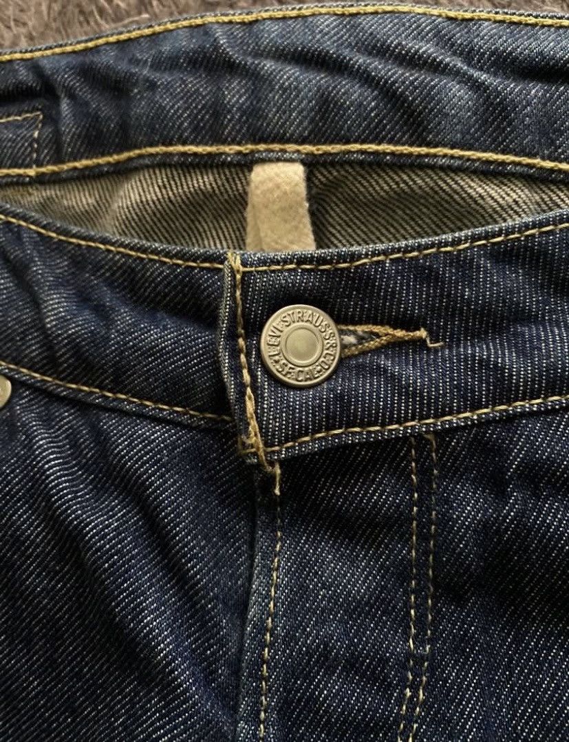 Levi's Vintage Y2K Levi’s Engineered Buckle Back Twisted Seams Size US 28 / EU 44 - 4 Thumbnail