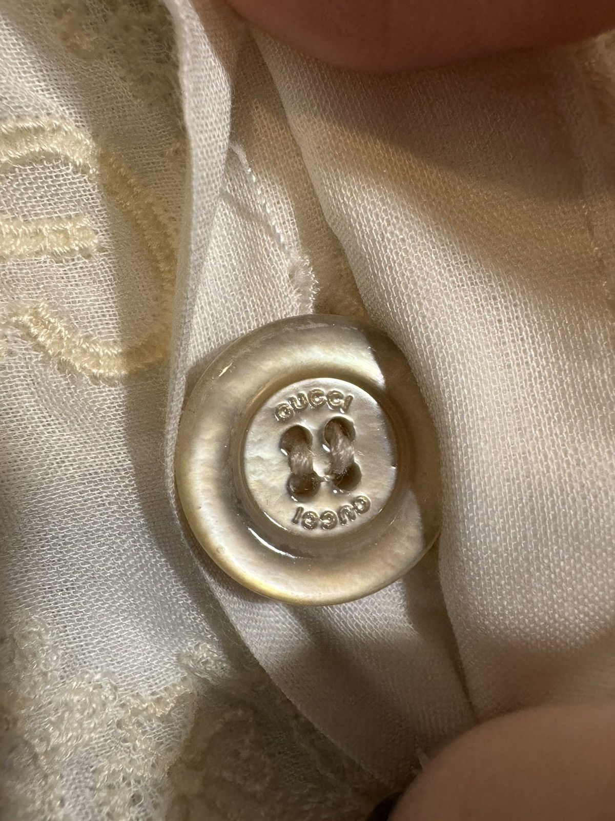 Gucci EUC Gucci Linen Embroidered Ivory Shorts Size 25" / US 0 / IT 36 - 4 Thumbnail