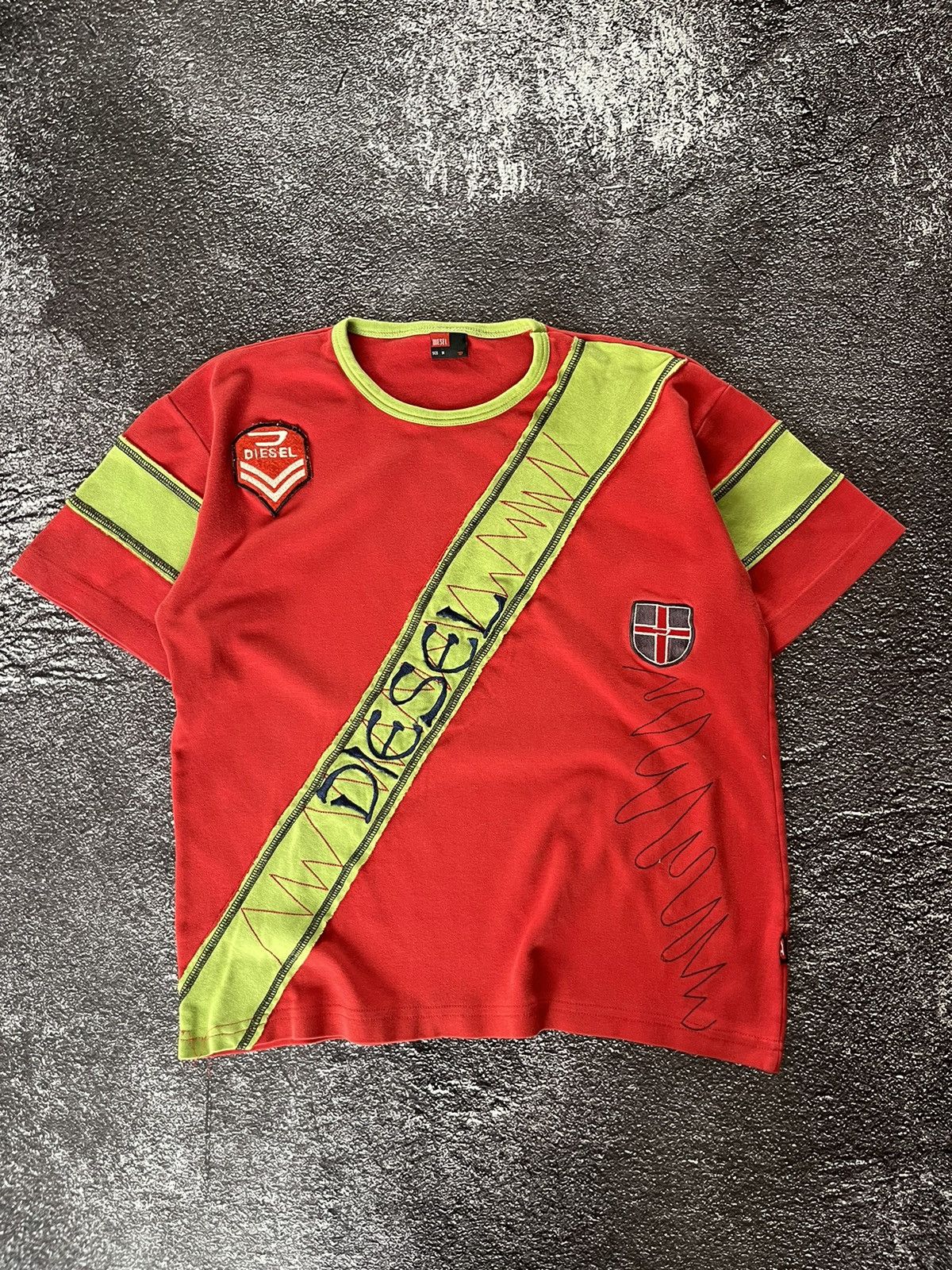Diesel Vintage Diesel Big Logo Avant Garde Red Green Tee T-Shirt Size US M / EU 48-50 / 2 - 1 Thumbnail