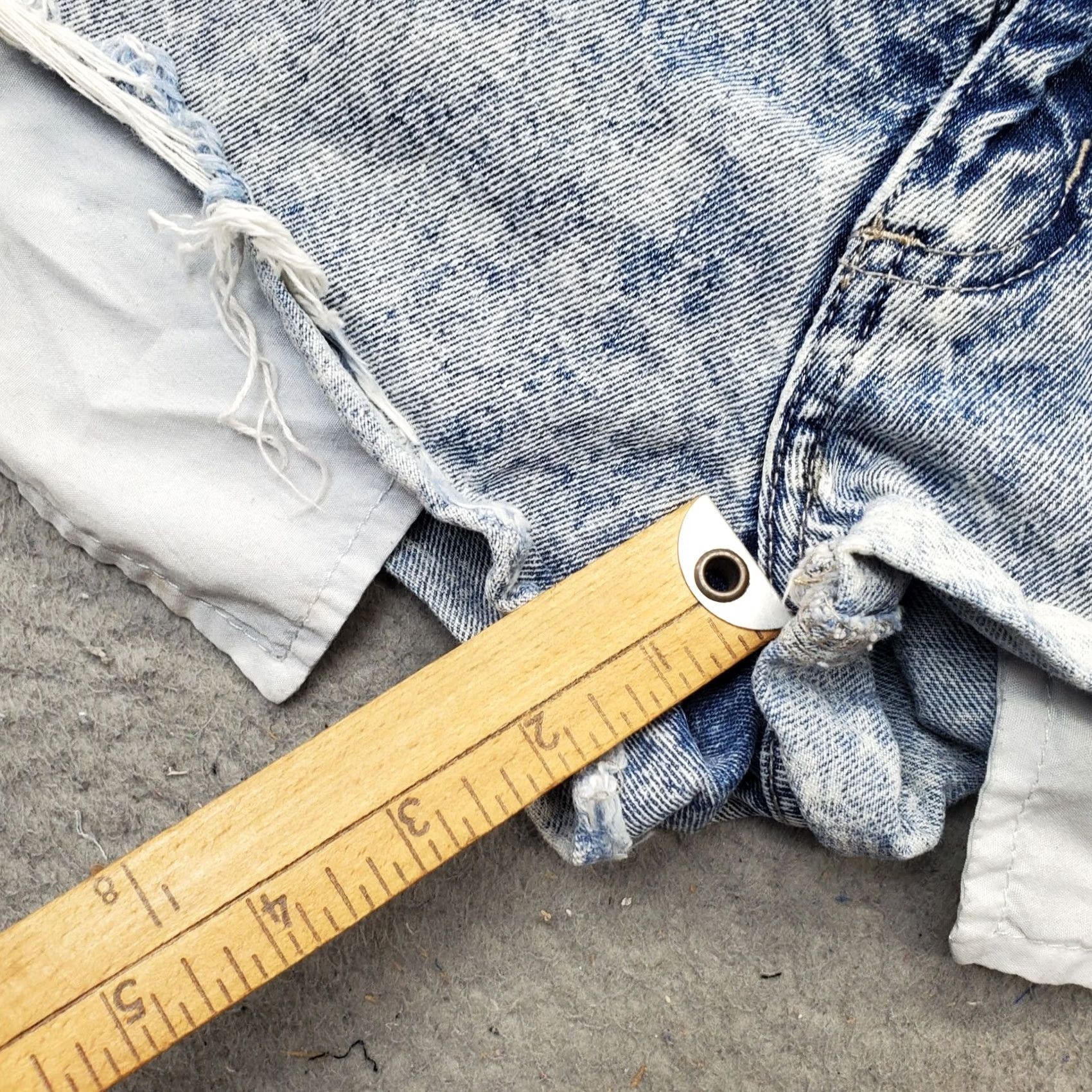 Cotton On Cotton On Cut-Off Shorts Women's 6 Blue Denim 5-Pocket Design Distressed Mid Size 28" / US 6 / IT 42 - 4 Thumbnail