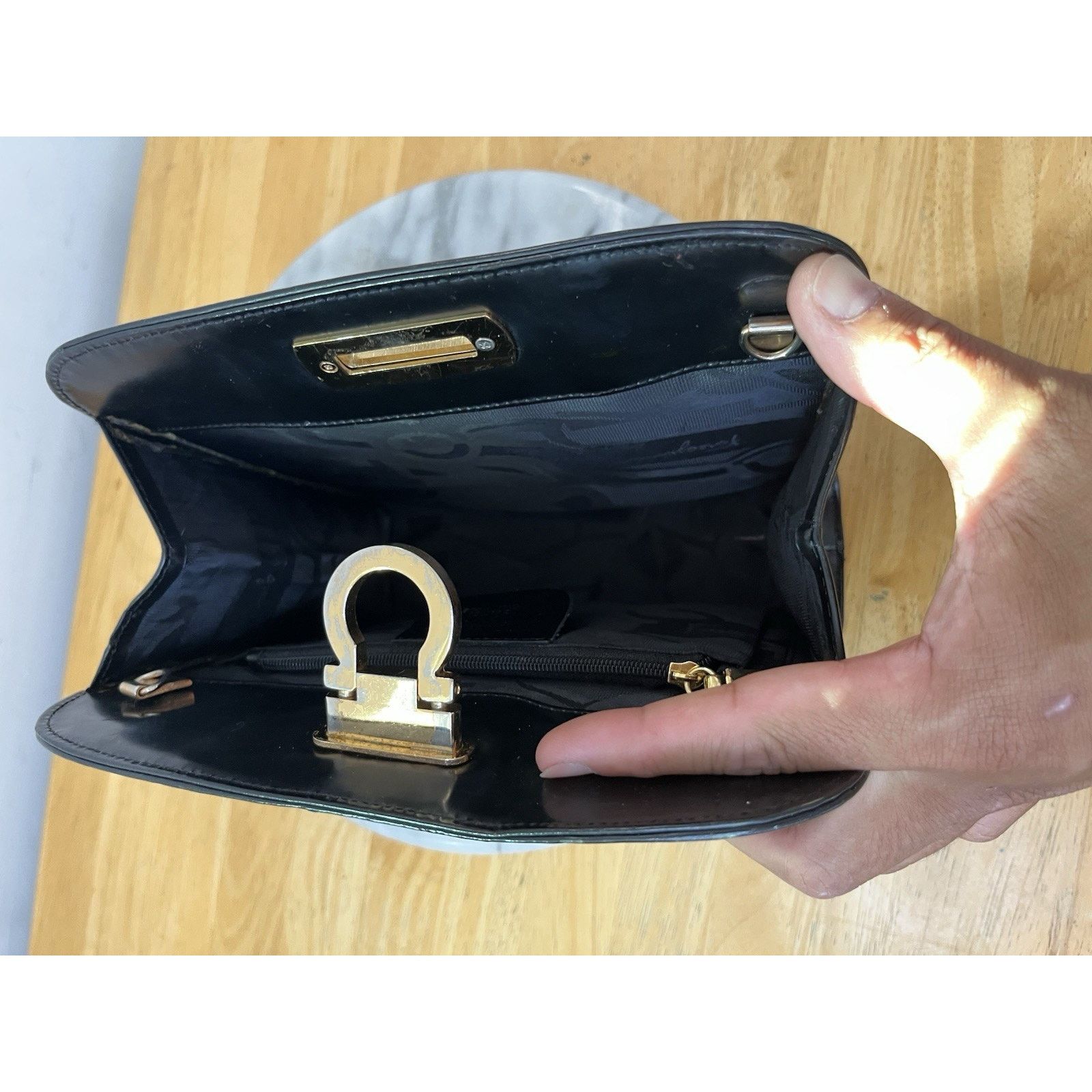 Other Luxury-Inspired Leather Handbag – Gold Hardware, Elegant fer Size ONE SIZE - 5 Thumbnail