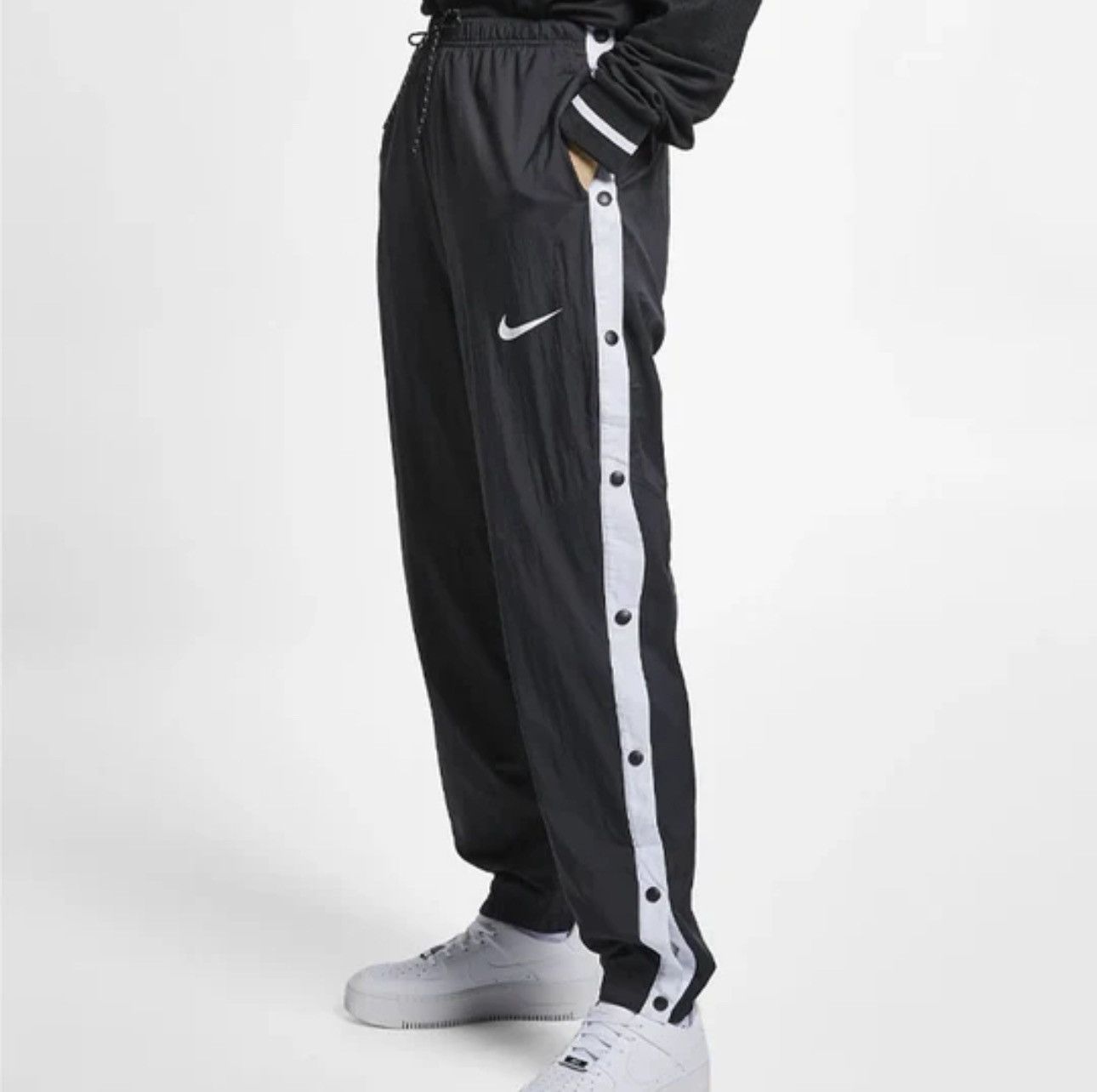 Nike Nike Sportwear Windrunner Size US 30 / EU 46 - 1 Thumbnail