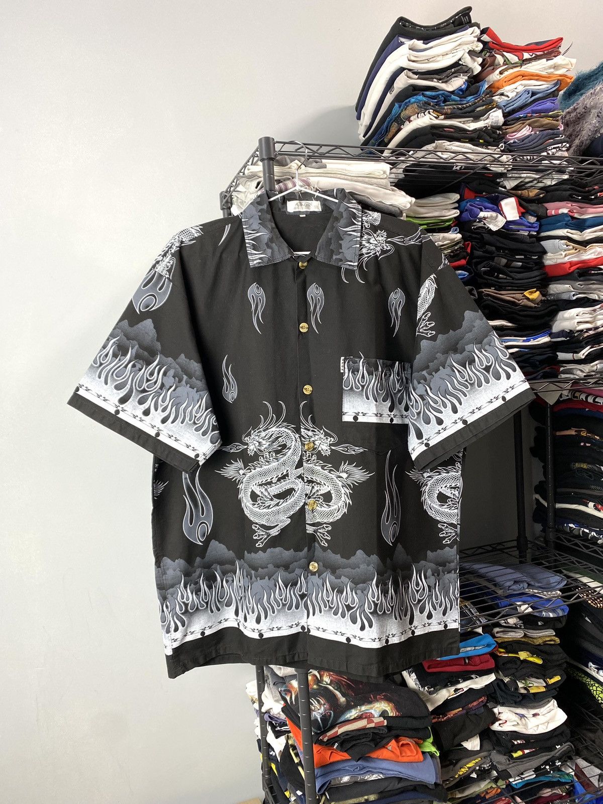 Vintage Vintage 1990’s Surf Design Dragon Shirt Y2K Abstract Art Size US XL / EU 56 / 4 - 1 Thumbnail