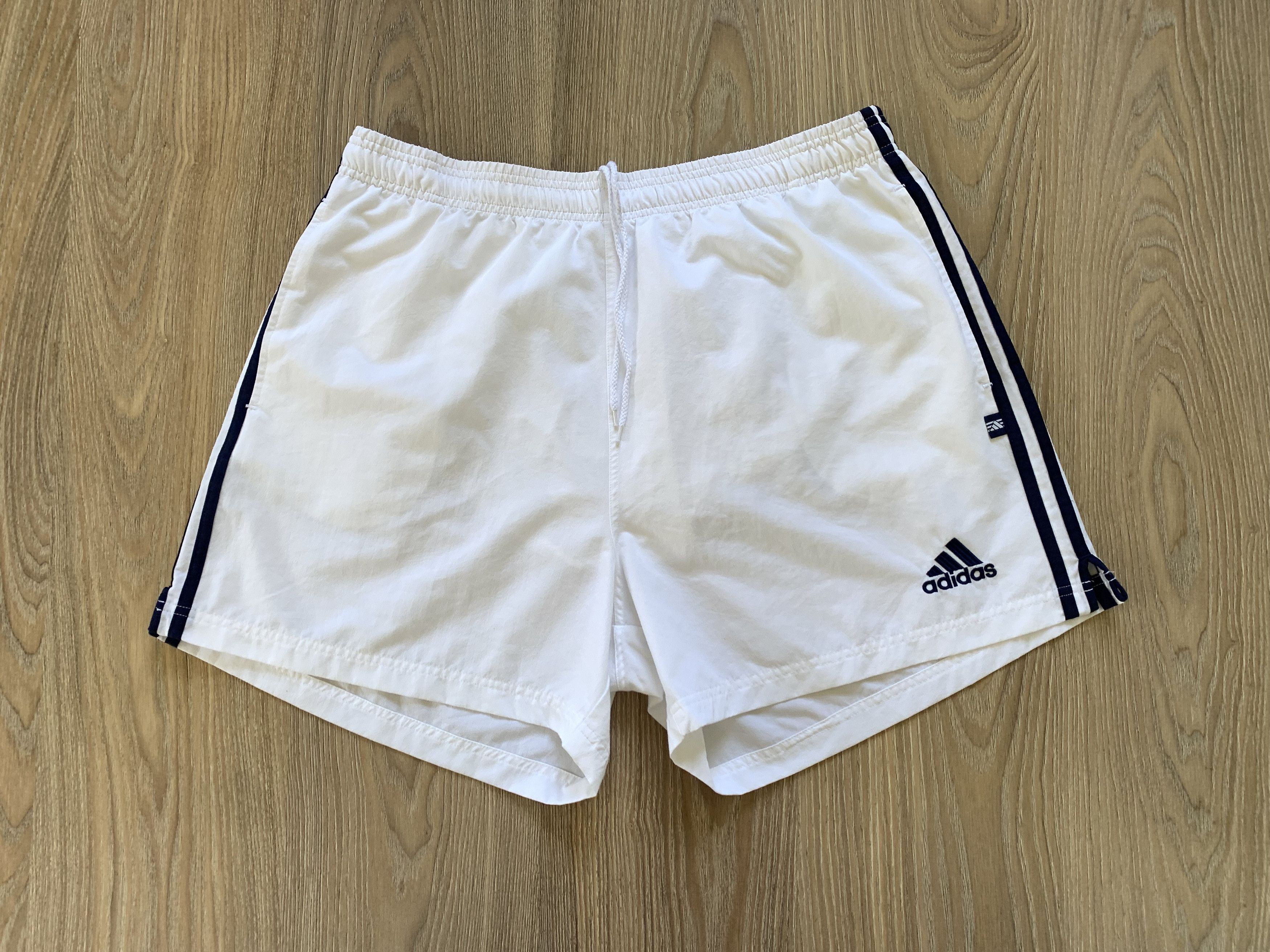 Adidas × Vintage Adidas Vintage White Sport Shorts 2000 Size US 34 / EU 50 - 2 Thumbnail