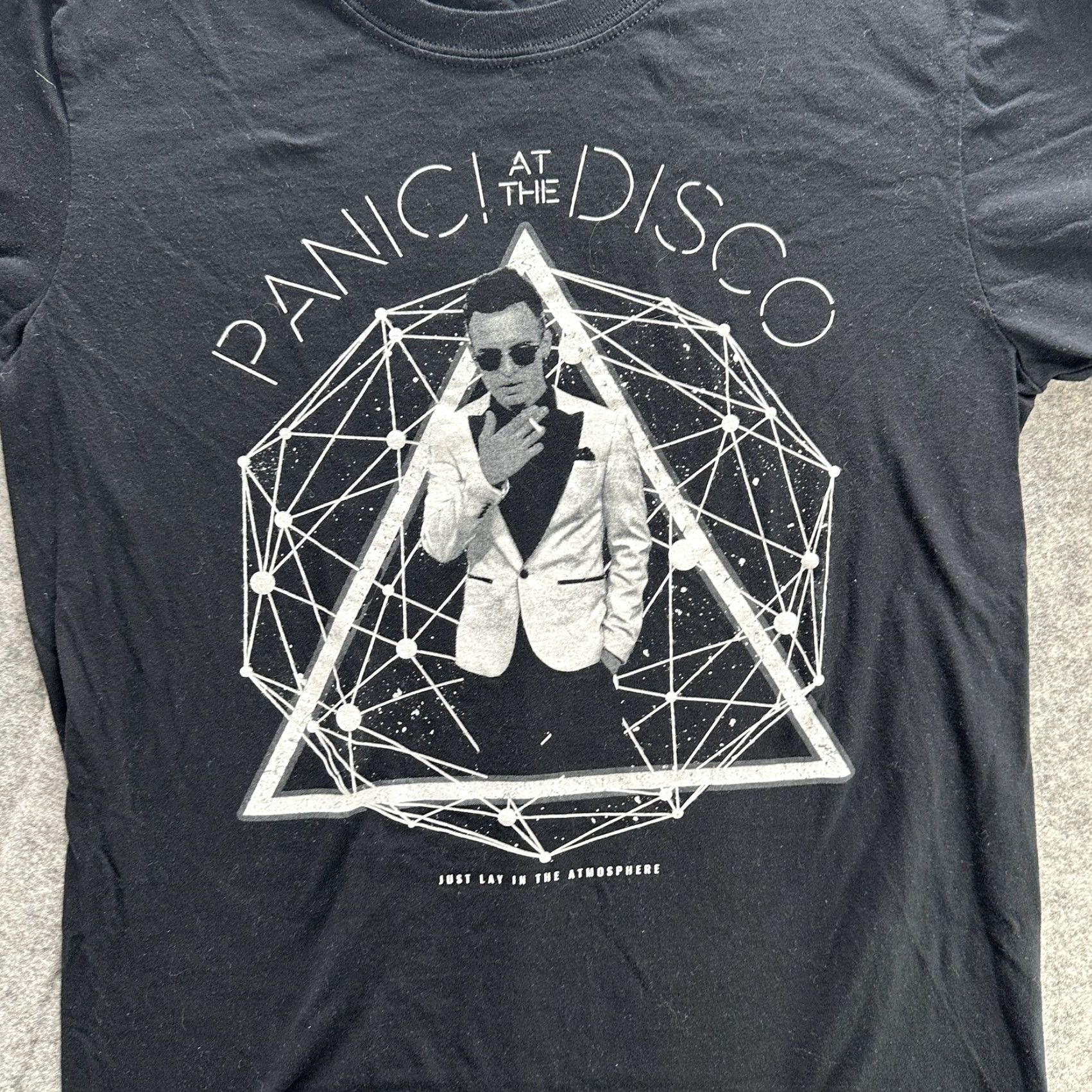 Gildan Panic At The Disco Shirt Mens M Black Band Concert Tee Graphic Rock Music Size US M / EU 48-50 / 2 - 2 Thumbnail