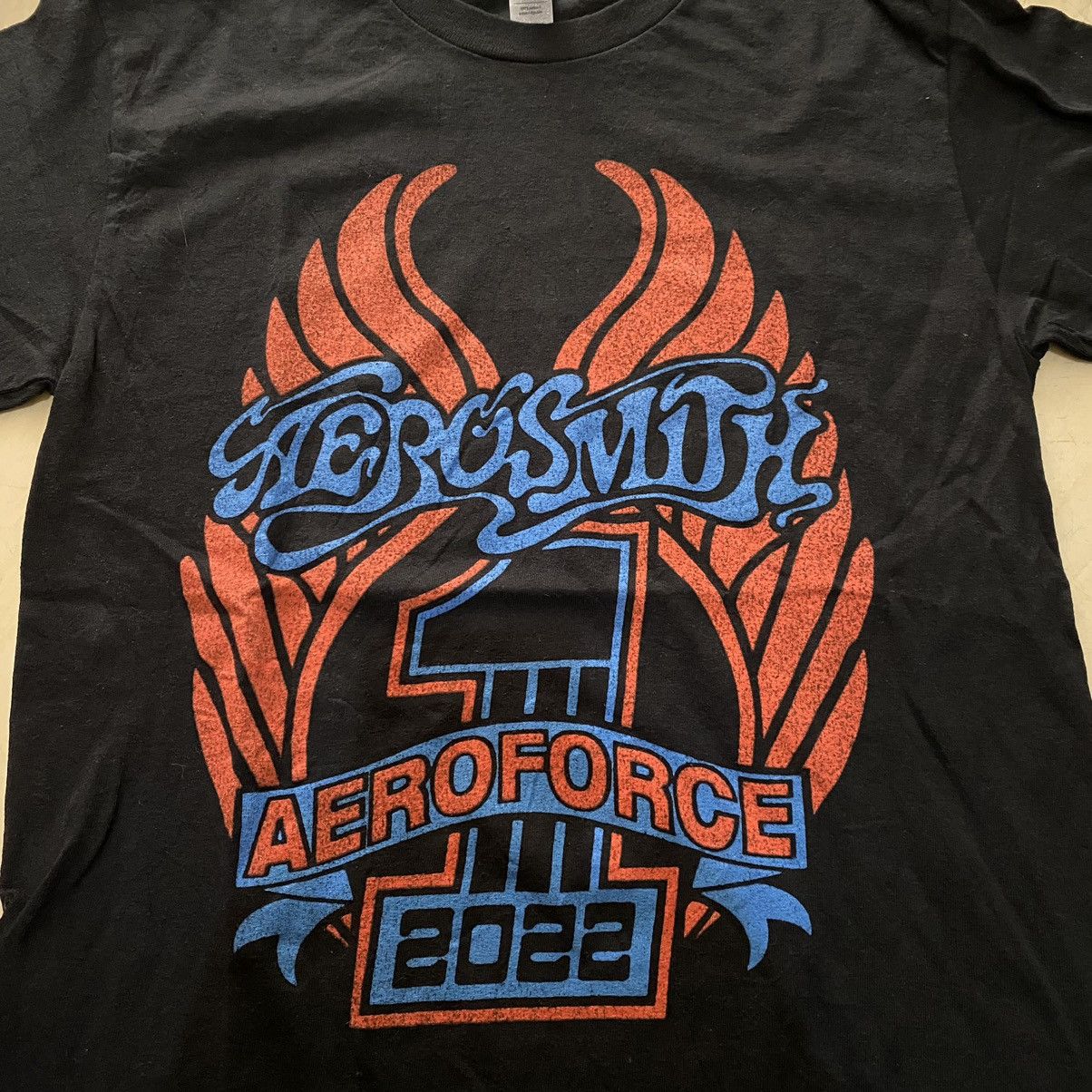 Aerosmith × Gildan Aerosmith Aeroforce one 2022 tour tshirt official Size US S / EU 44-46 / 1 - 2 Thumbnail