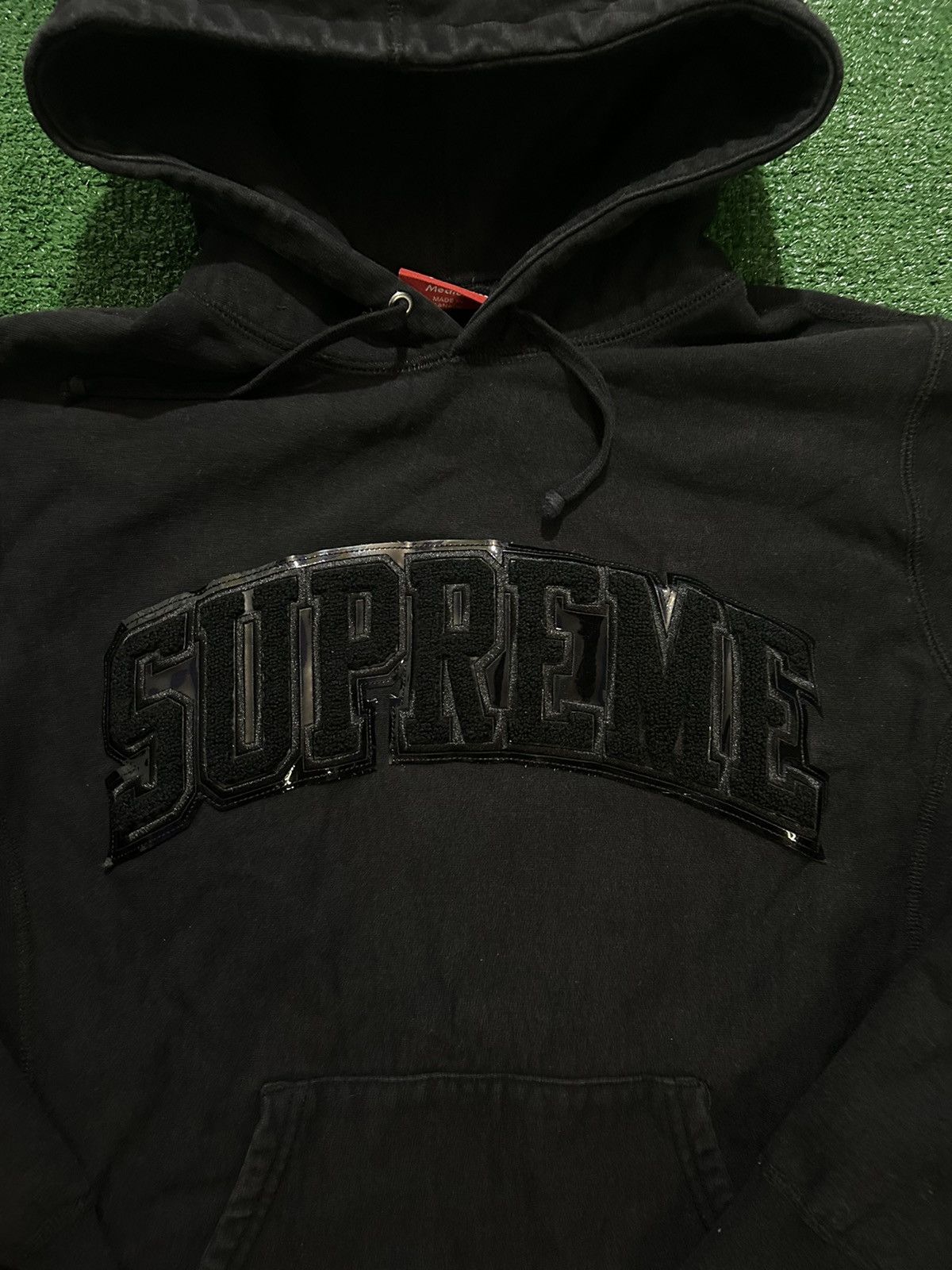 Supreme Supreme Patent/Chenille Arc Logo (Medium) Size US M / EU 48-50 / 2 - 2 Thumbnail