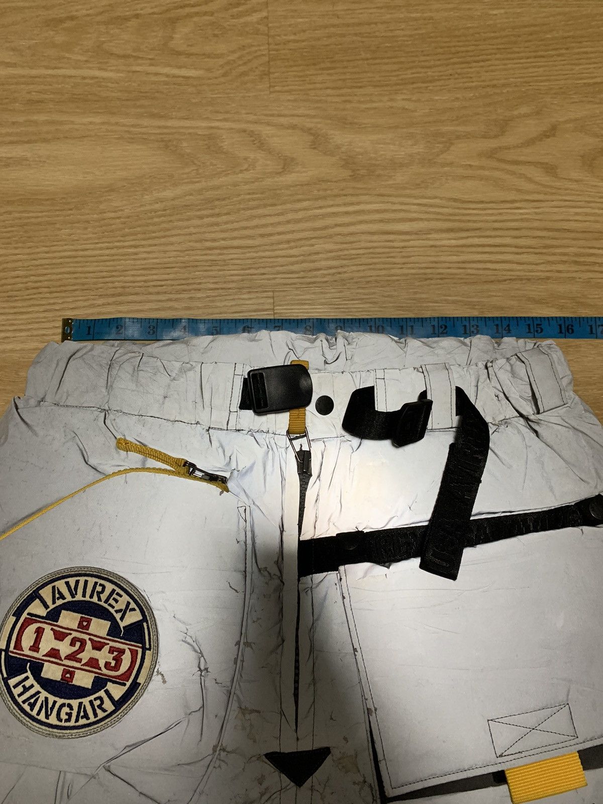 Apollo Avirex Hangar Apollo 11 Puffer Pants Distressed Reflective Size US 34 / EU 50 - 21 Thumbnail