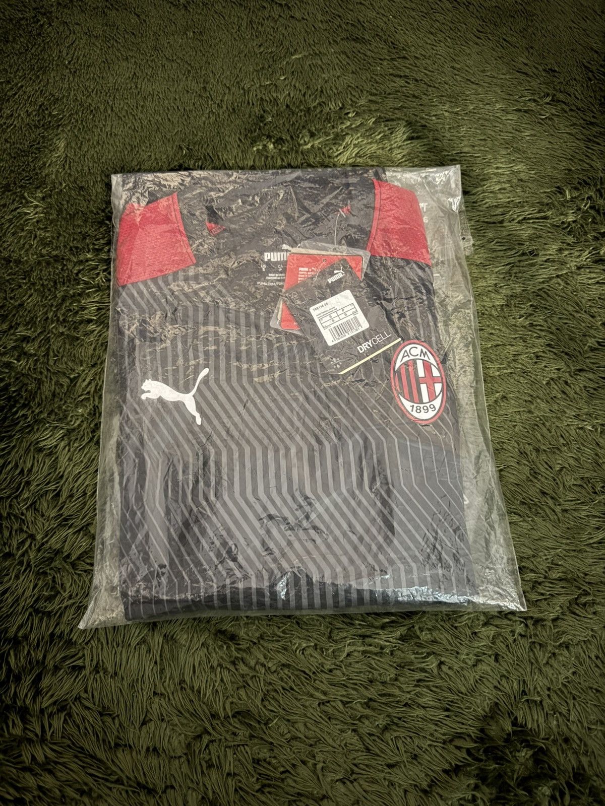 Puma [S] Puma AC Milan DRYCELL Performance Training Jersey Size US S / EU 44-46 / 1 - 10 Thumbnail