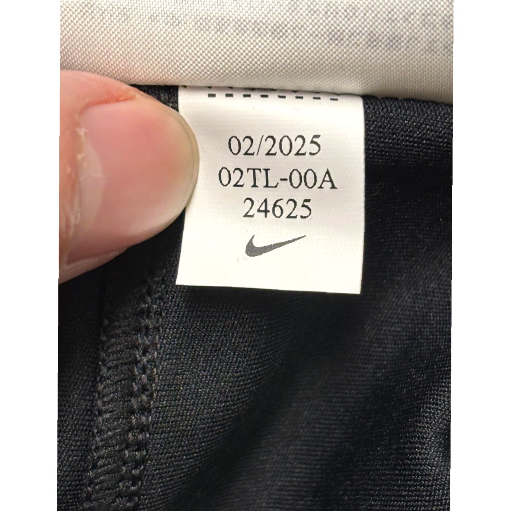 Nike Nike Washington Commanders NFL Mens Small W30 L7 Black Athletic Training Shorts Size US 29 - 7 Thumbnail