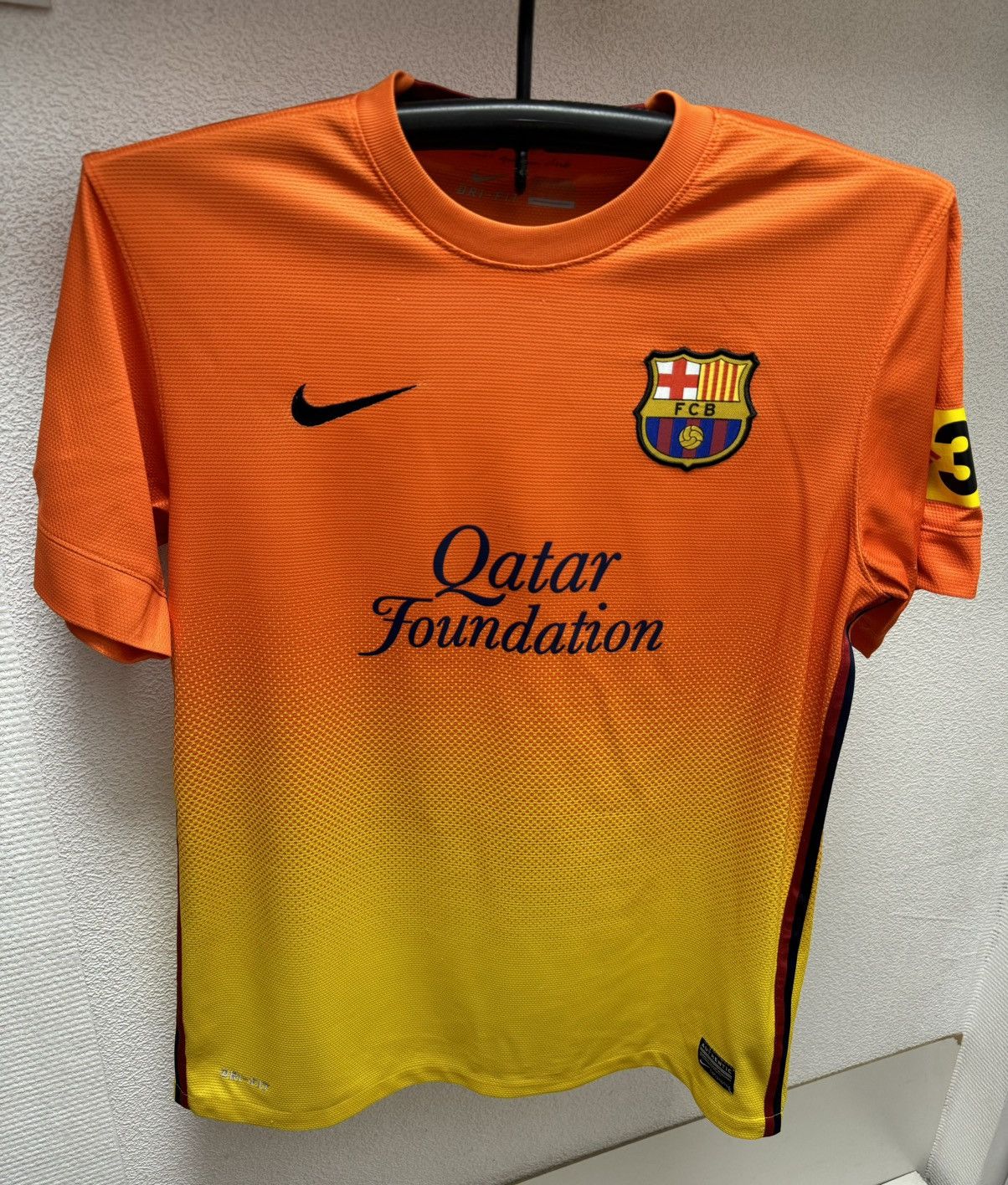 Nike Nike Barcelona soccer jersey M sz apl patch Size US M / EU 48-50 / 2 - 1 Thumbnail