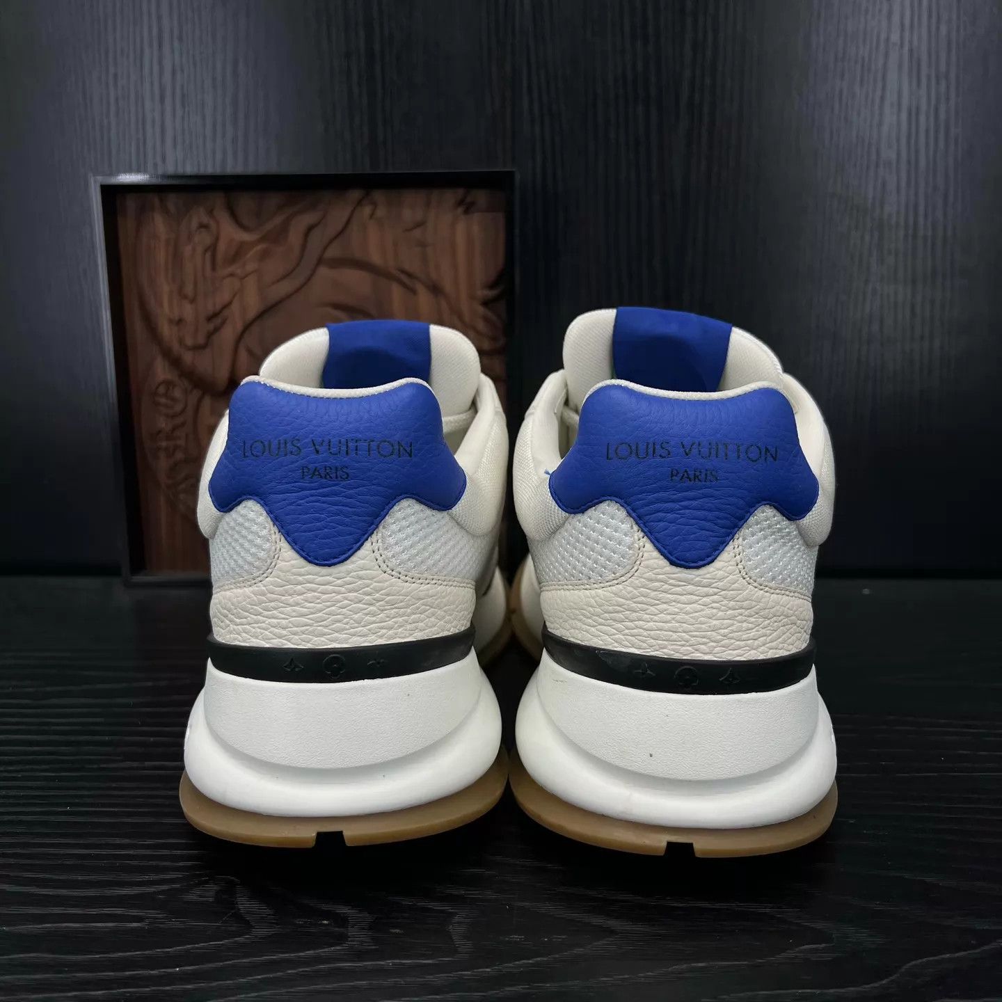 Louis Vuitton LV Classic White & Blue Size UK6/40 Worn Twice Size US 7 / EU 40 - 5 Thumbnail