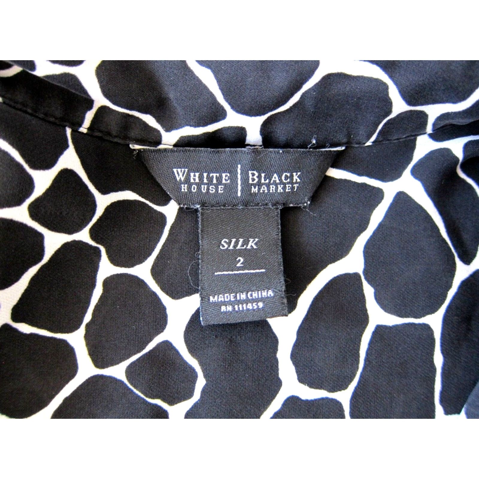 White House Black Market White House Black Market Blouse 2 Women Zebra Print Silk Button Down Short Sleeve 100% Silk Size XS / US 0-2 / IT 36-38 - 4 Thumbnail