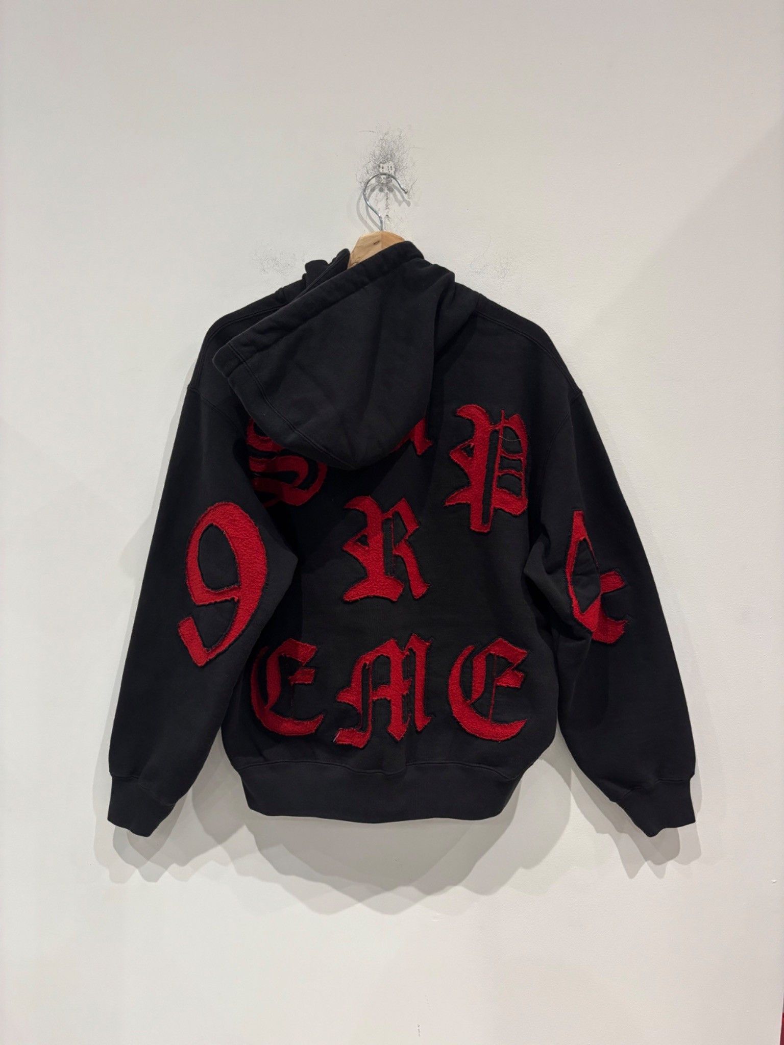 Supreme Supreme Cut Out Zip Up Hooded Sweatshirt Black Size US S / EU 44-46 / 1 - 4 Thumbnail