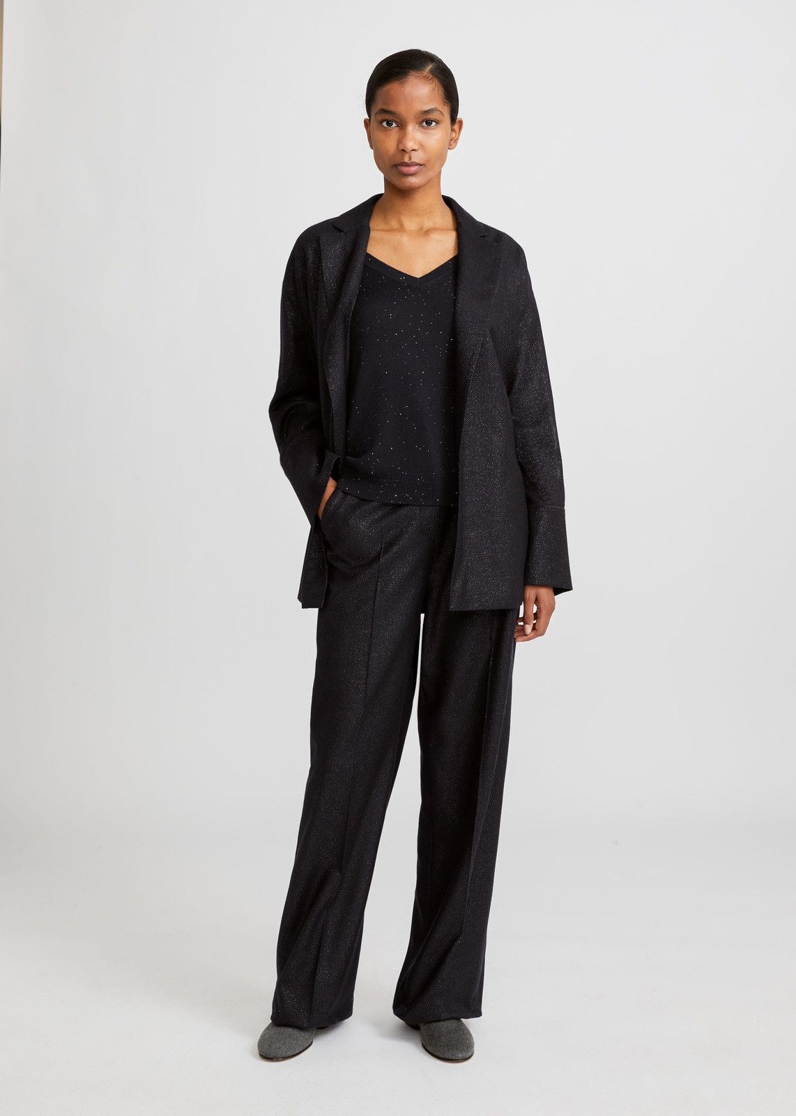 Loro Piana o1srvl11e0125 Stella Alpina V-Neck Sweater in Navy Blue Size XS / US 0-2 / IT 36-38 - 3 Thumbnail