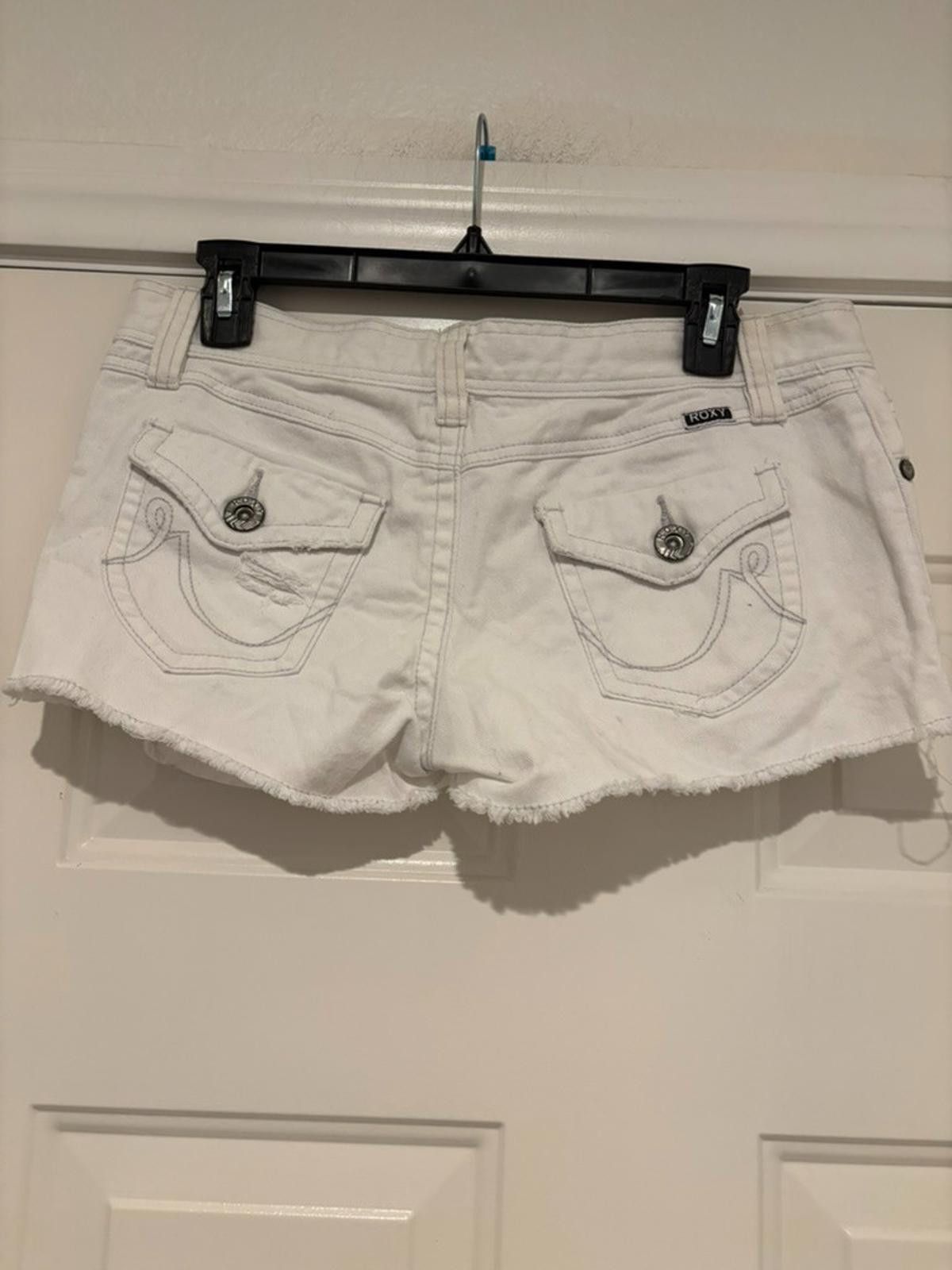 Royal Robbins Womens Roxy lot of 2 white shorts/Black mini skirt sz 7 #565 Size 28" / US 6 / IT 42 - 4 Thumbnail