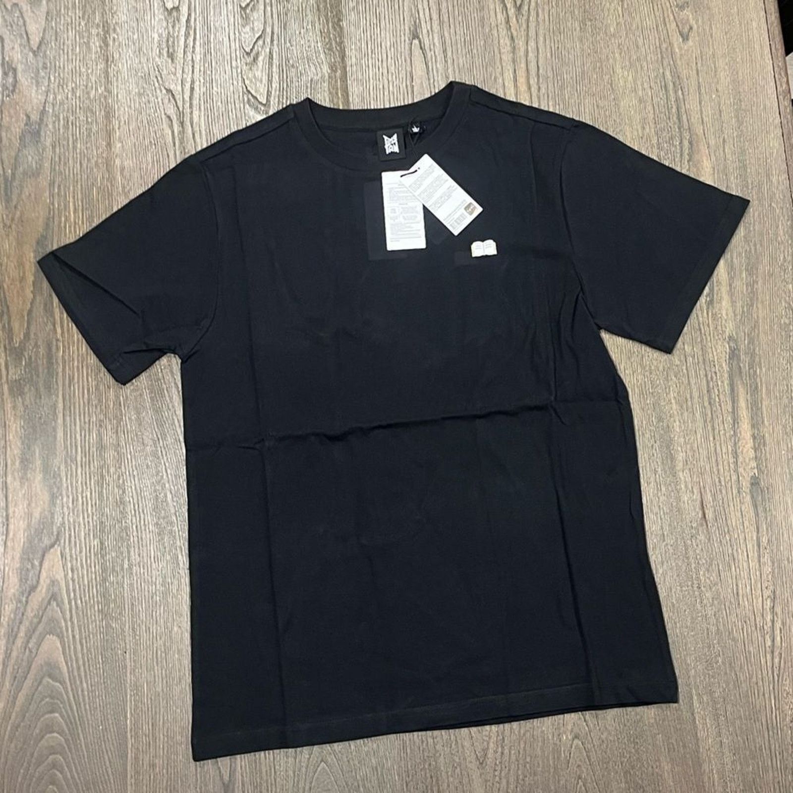 Vintage NWT BTS TinyTan RM Character T-Shirt Black Size L Size US L / EU 52-54 / 3 - 1 Thumbnail