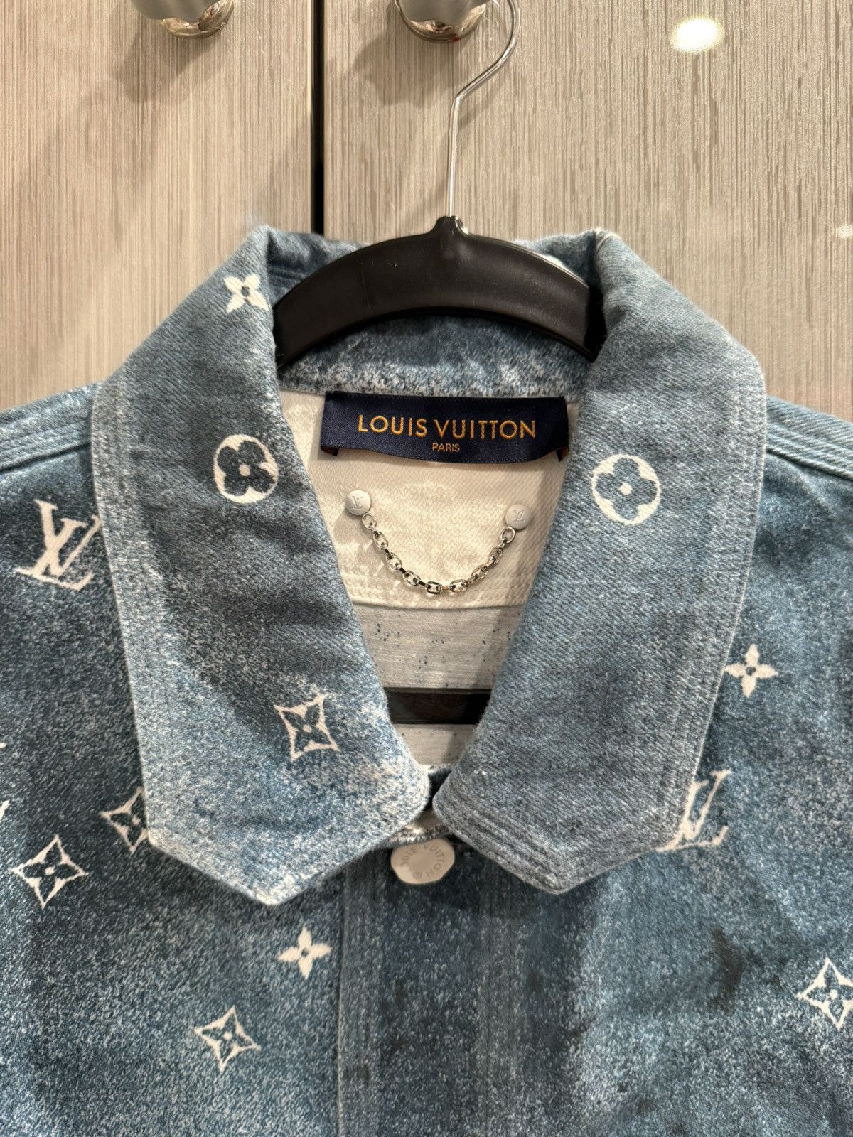 Louis Vuitton Louis Vuitton White Blue Monogram Spray Denim Overshirt Size US M / EU 48-50 / 2 - 3 Thumbnail