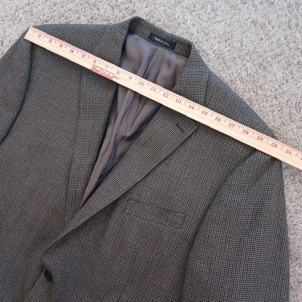 Ralph Lauren Lauren Ralph Lauren Blazer Mens 46 Gray Plaid Wool Two Button Single Vent Buttoned Front Notch Lapel Crew? Size 46R - 2 Thumbnail