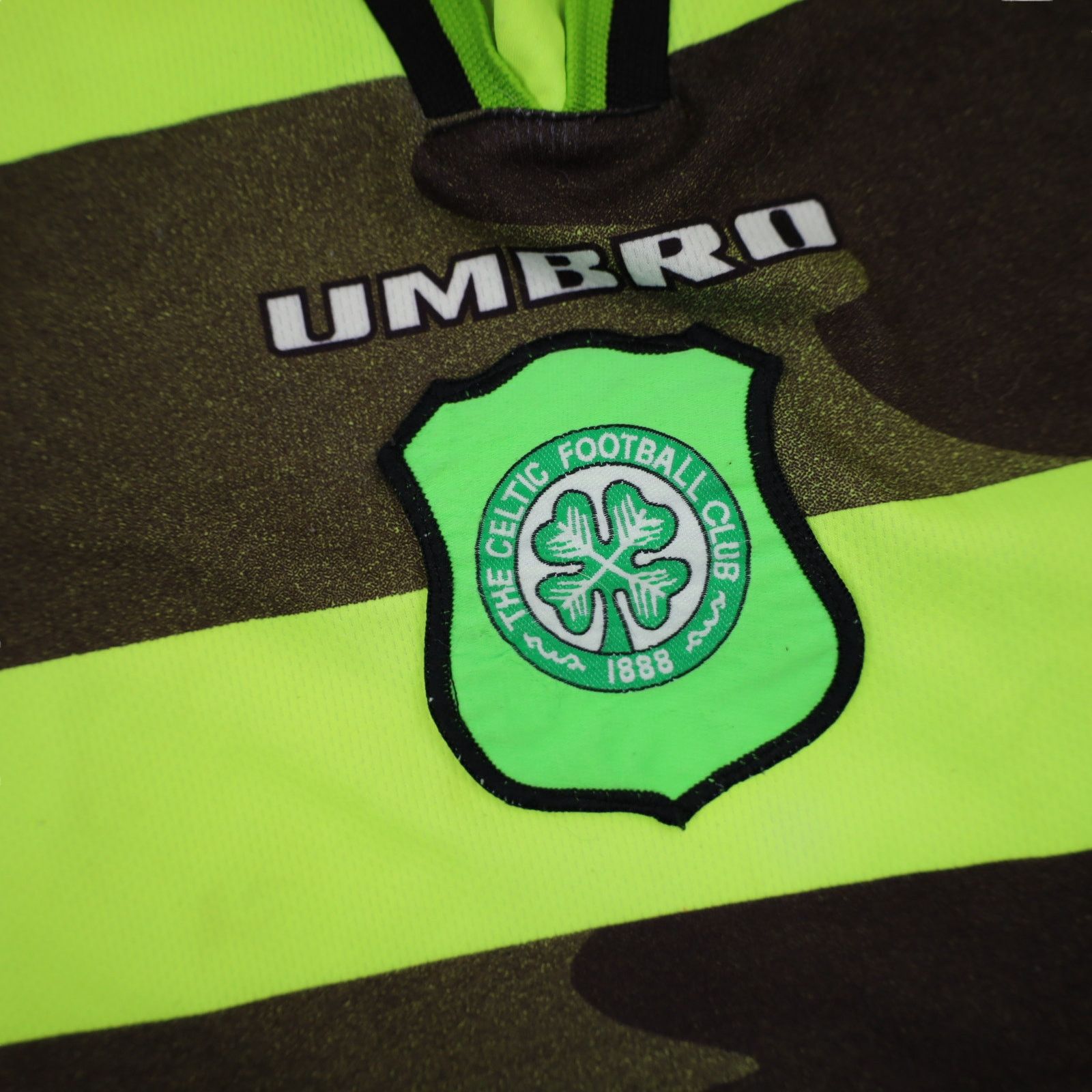 Umbro × Vintage Vintage 1997-98 Umbro The Celtics F.C. Away Jersey Size US L / EU 52-54 / 3 - 4 Thumbnail