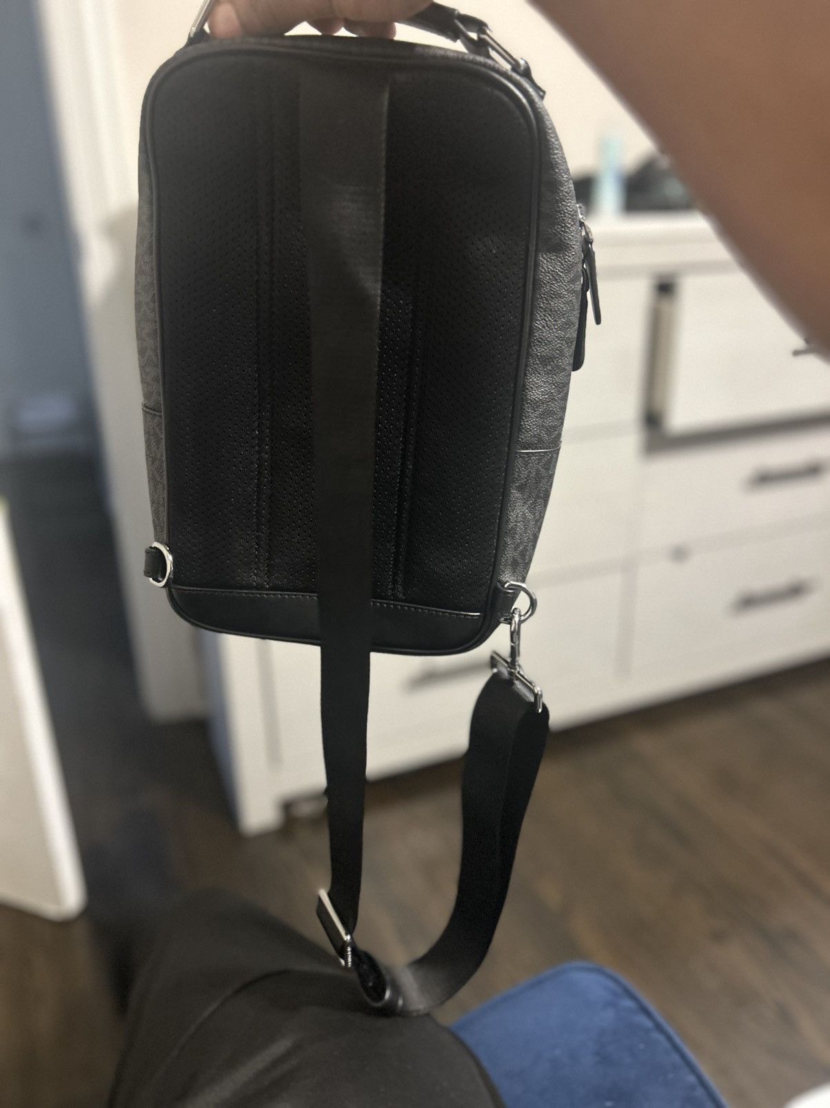 Michael Kors Hudson Logo Sling Pak Size ONE SIZE - 3 Thumbnail