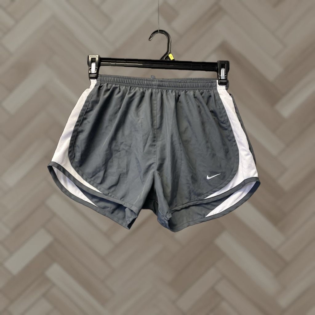 Nike Nike Dri-Fit Women's Activewear Shorts Size S Gray Drawstring 123-8 Size 28" / US 6 / IT 42 - 1 Thumbnail