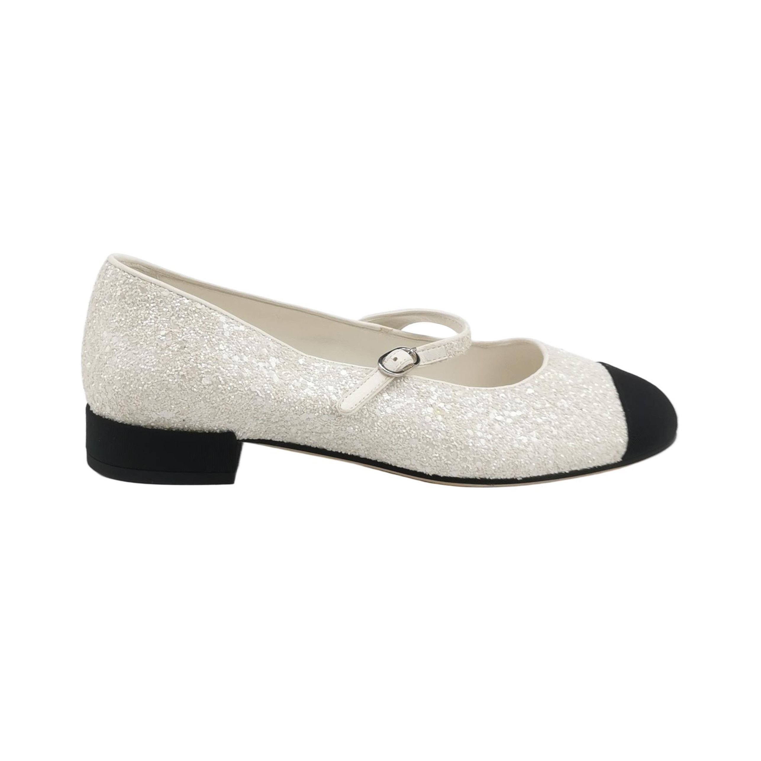Chanel Chanel Women 8 Flats Size US 8 / IT 38 - 1 Thumbnail