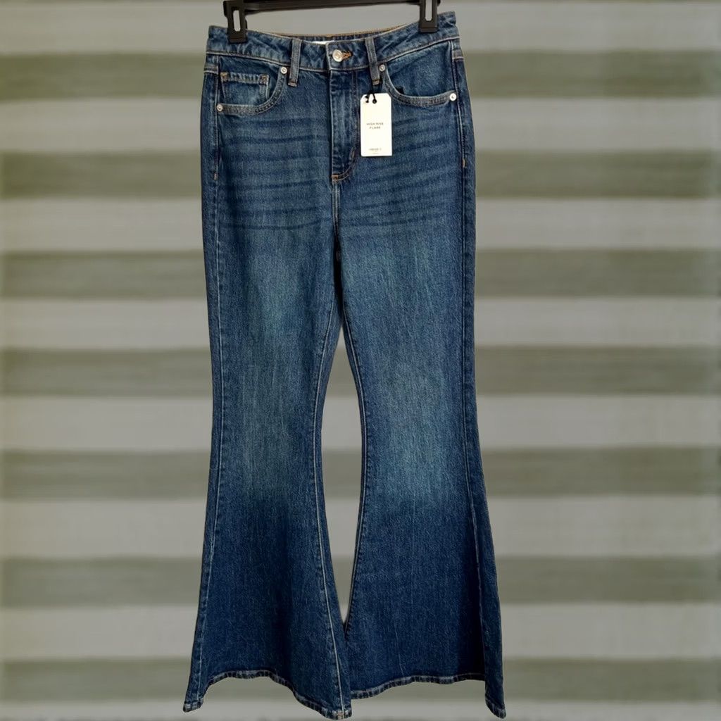 Forever 21 FOREVER 21 Women’s Premium Denim Dark Flare Jean Size 27x32 High Rise NWT Jeans Flared Blue Women’s 27 Regular Dark Blue NWT Size 27" / US 4 / IT 40 - 1 Thumbnail