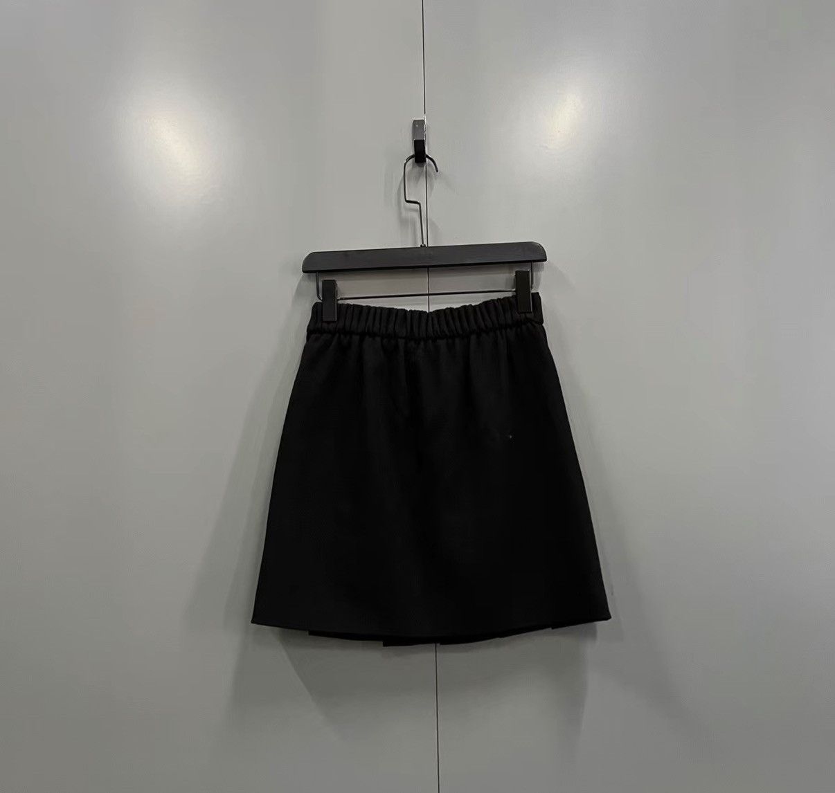 Chanel CHANEL Black Mini Skirt J41 Size 24" / US 00 / IT 34 - 2 Thumbnail