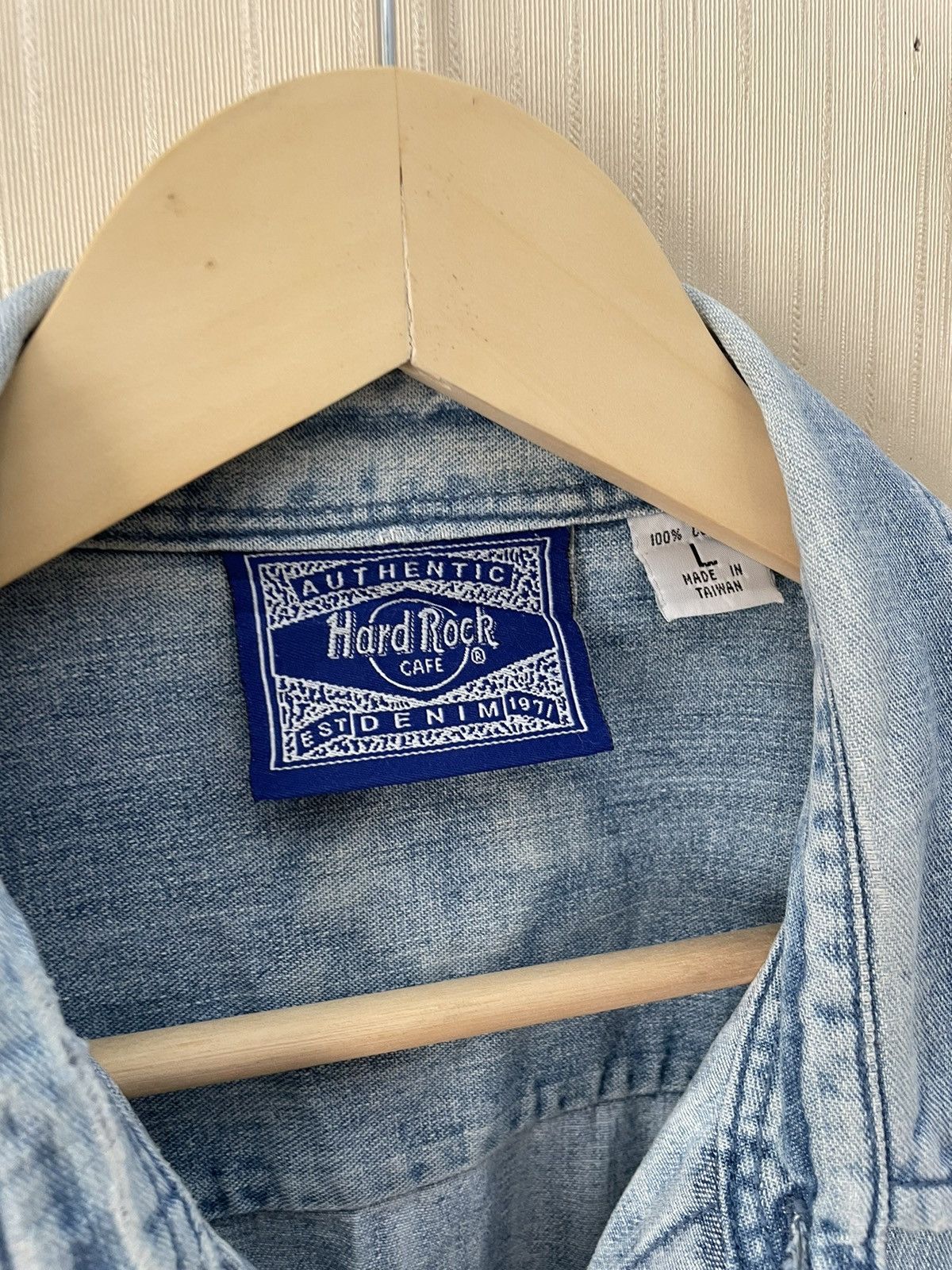 Hard Rock Cafe × Vintage Hard Rock Amsterdam vintage denim overshirt 90s Size US L / EU 52-54 / 3 - 7 Thumbnail