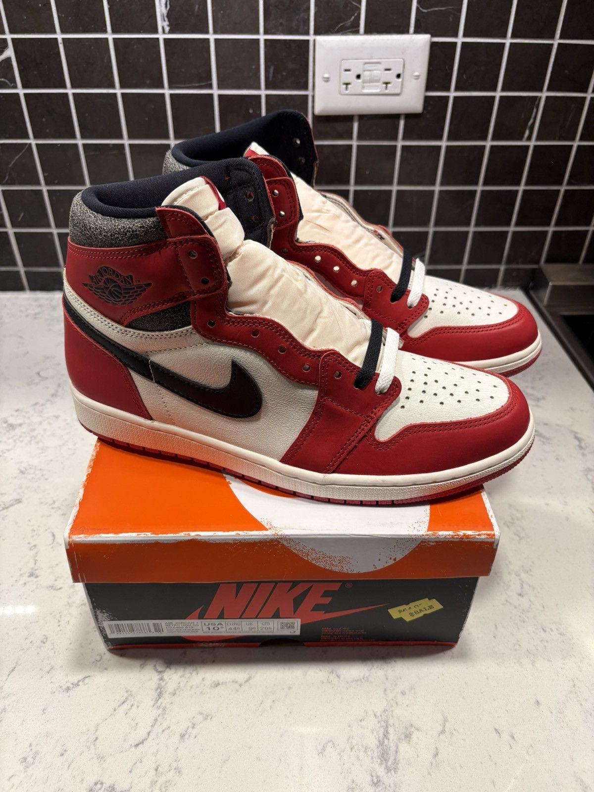 Nike Jordan 1 High Chicago Lost & Found Size US 10.5 / EU 43-44 - 1 Thumbnail