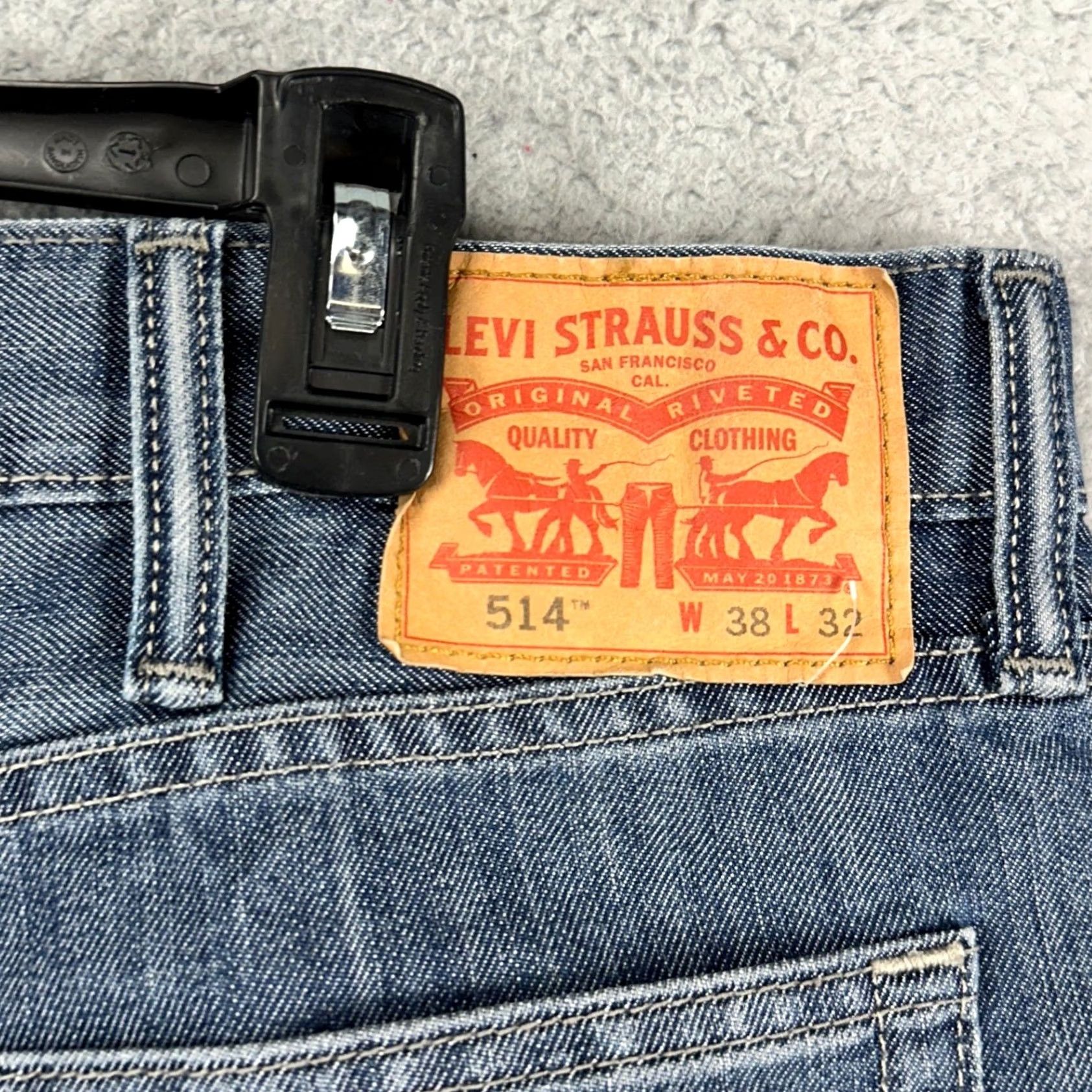 Levi's Levi's 514 Mens Straight Fit Jeans 38X32 Blue Distressed Red Tab 5 Pocket Denim Jeans Regular Waist 38 Inseam 32 Womens Mens? Size US 38 / EU 54 - 4 Thumbnail
