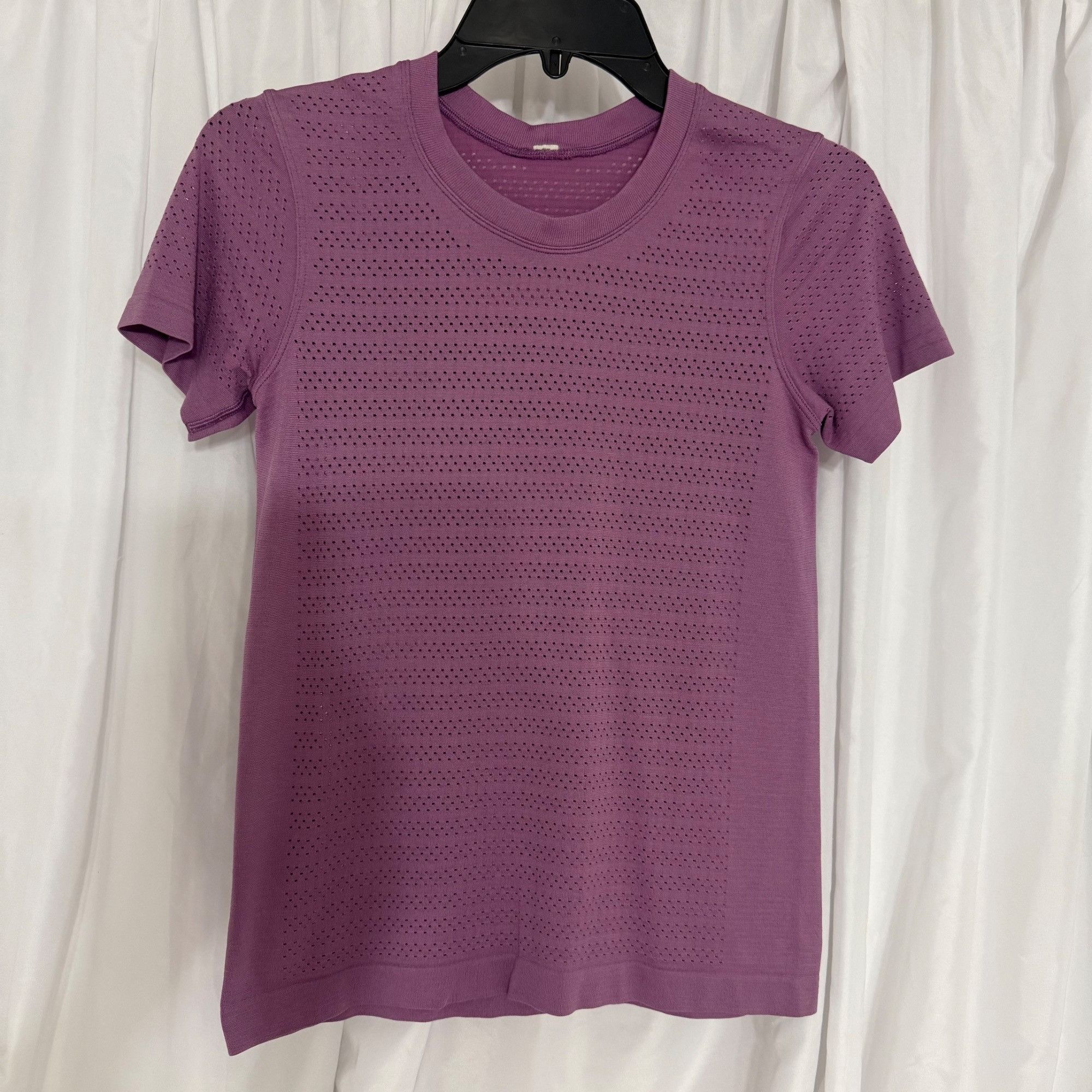 Lululemon Lululemon Swiftly Breathe Wisteria Purple Short Sleeve Shirt Size S / US 4 / IT 40 - 4 Thumbnail