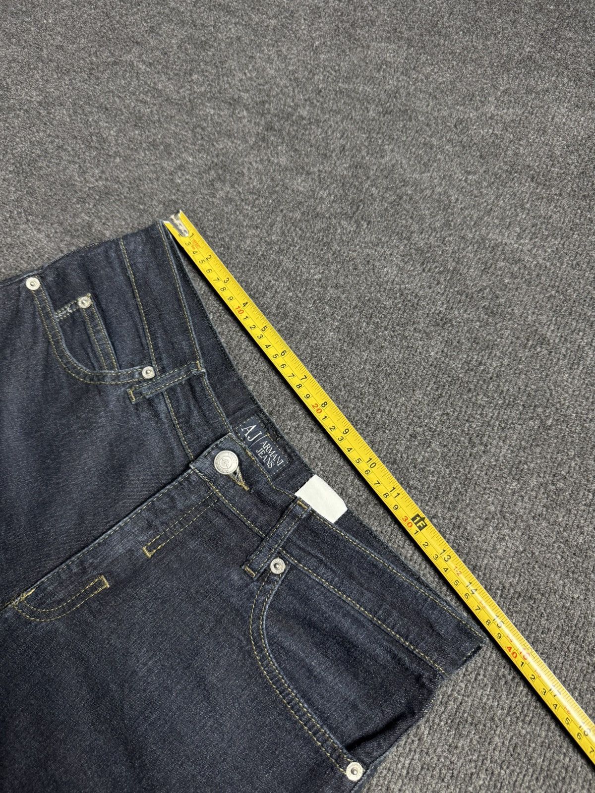 Giorgio Armani 00s Luxury Retro Armani Jeans J05 Dark Indigo Denim Jeans Size US 30 / EU 46 - 17 Thumbnail