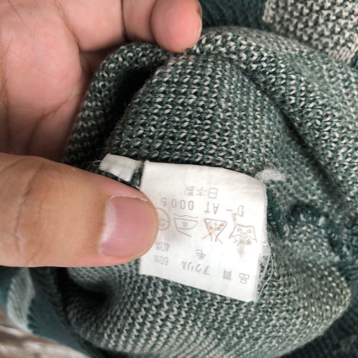 Vintage D Weekend Swinger Green art vintage Knitwear #A1250 Size US M / EU 48-50 / 2 - 13 Thumbnail