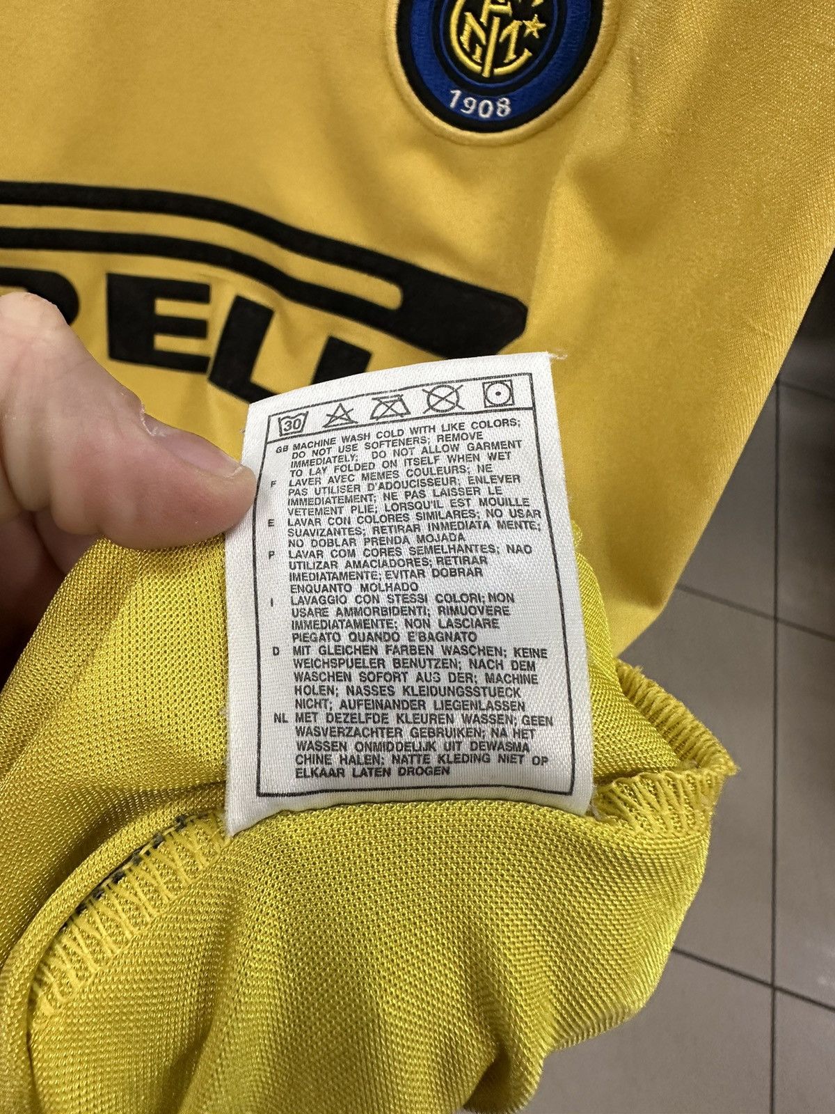 Vintage Vintage Inter Milan soccer jersey rare yellow size L away Size US L / EU 52-54 / 3 - 6 Thumbnail