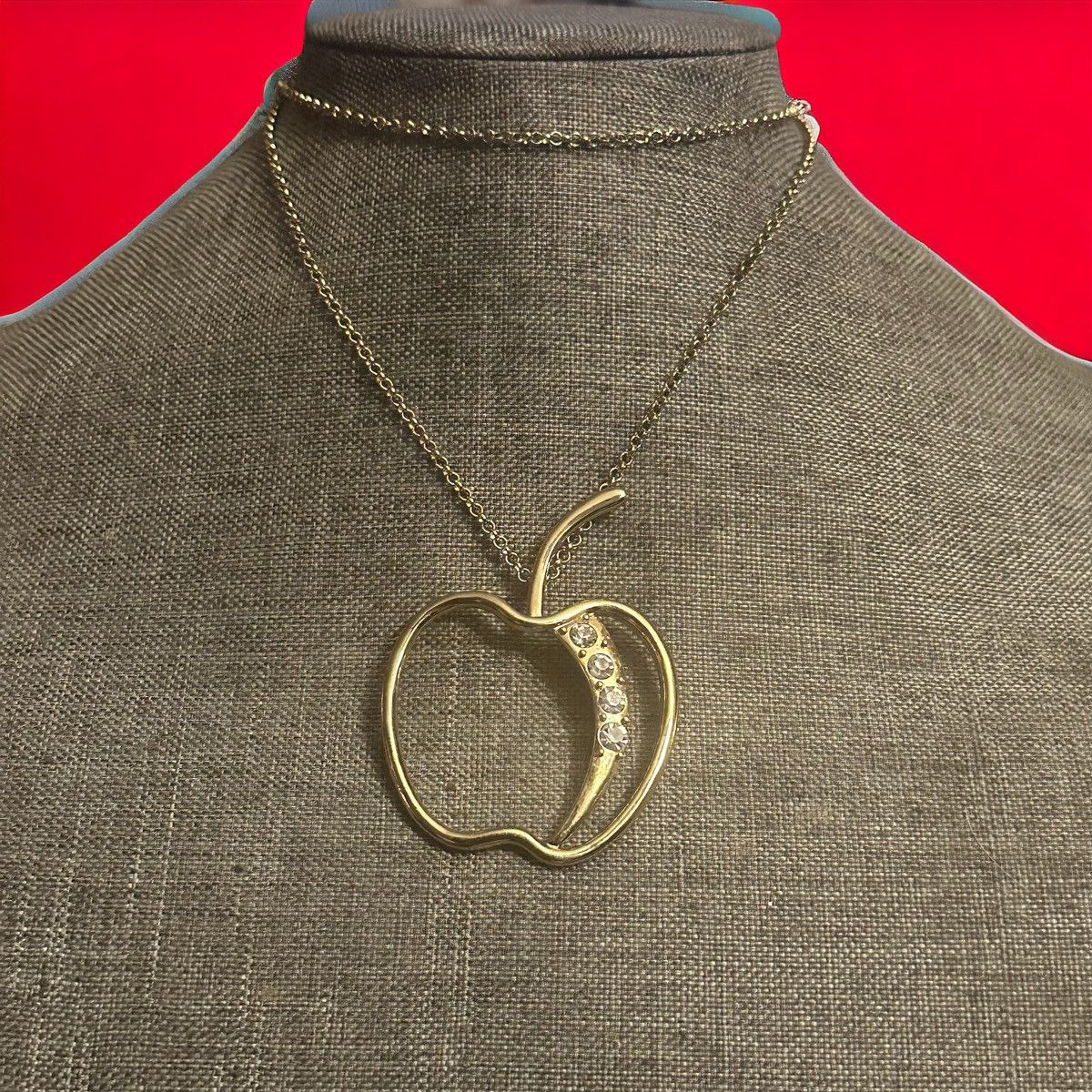 Other Long big apple pendant necklace Size ONE SIZE - 1 Thumbnail