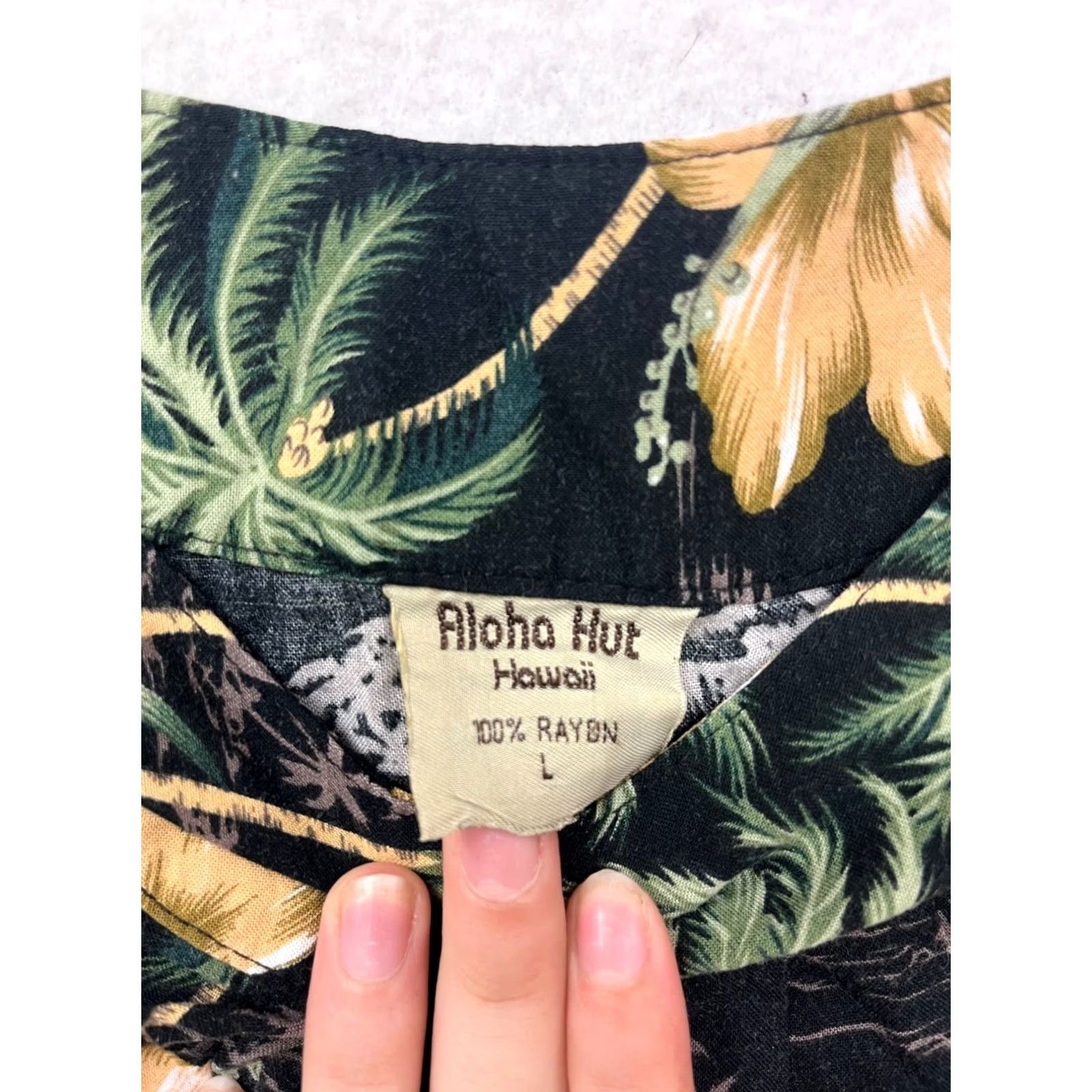 ALOHAS VINTAGE Aloha Hut Hawaiian Floral Sleeveless Tank Top L Women Black Hawaiin Floral Rayon 90s 00s Womens L Size L / US 10 / IT 46 - 3 Thumbnail