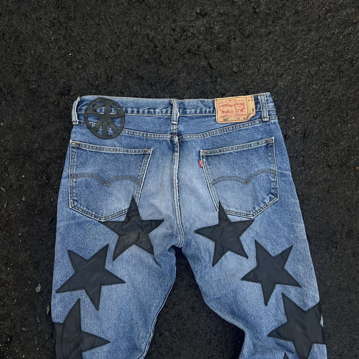 Other Black PenthStar on Levis 501 Size US 34 / EU 50 - 4 Thumbnail