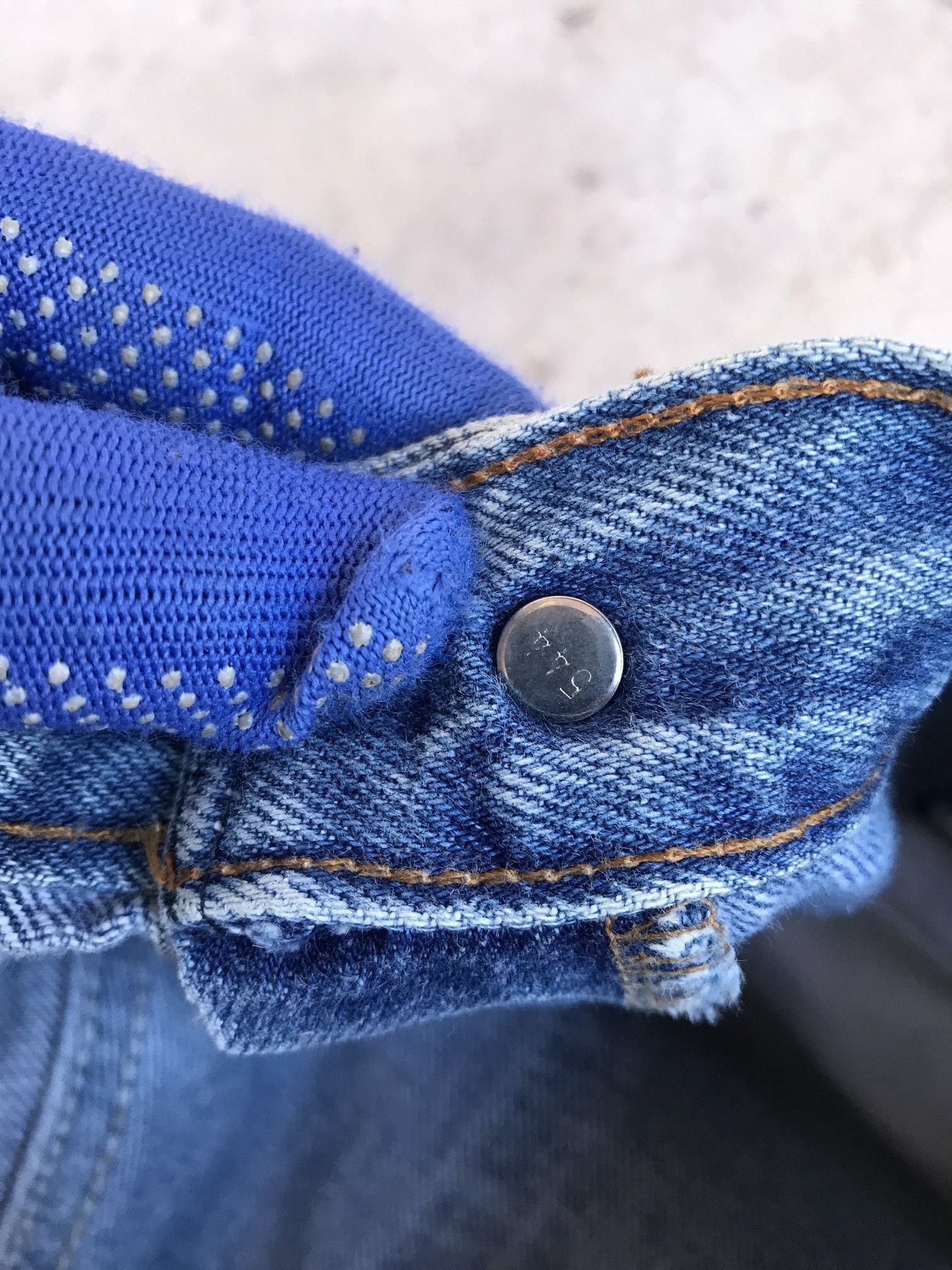 Levi's × Vintage Vintage 1992 Levis 501xx lightwash dirty jean W34x27 USA Size US 34 / EU 50 - 10 Thumbnail