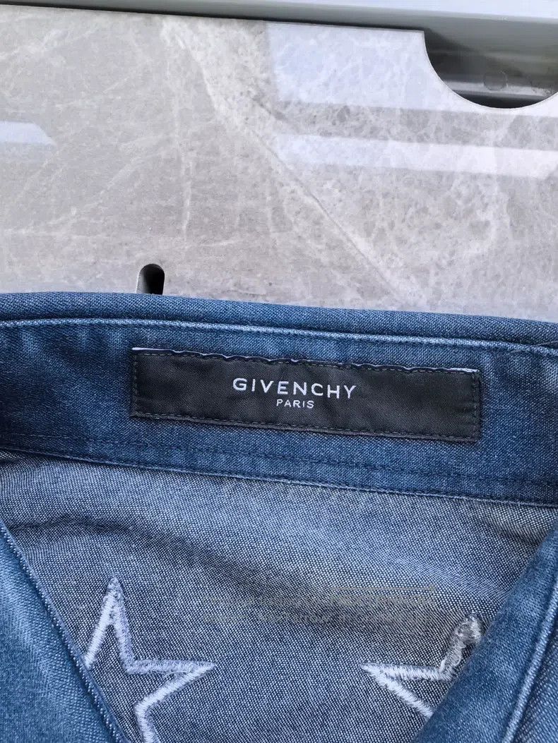 Givenchy Givenchy Vintage Blue Star Embroidered Shirt Size S / US 4 / IT 40 - 2 Thumbnail
