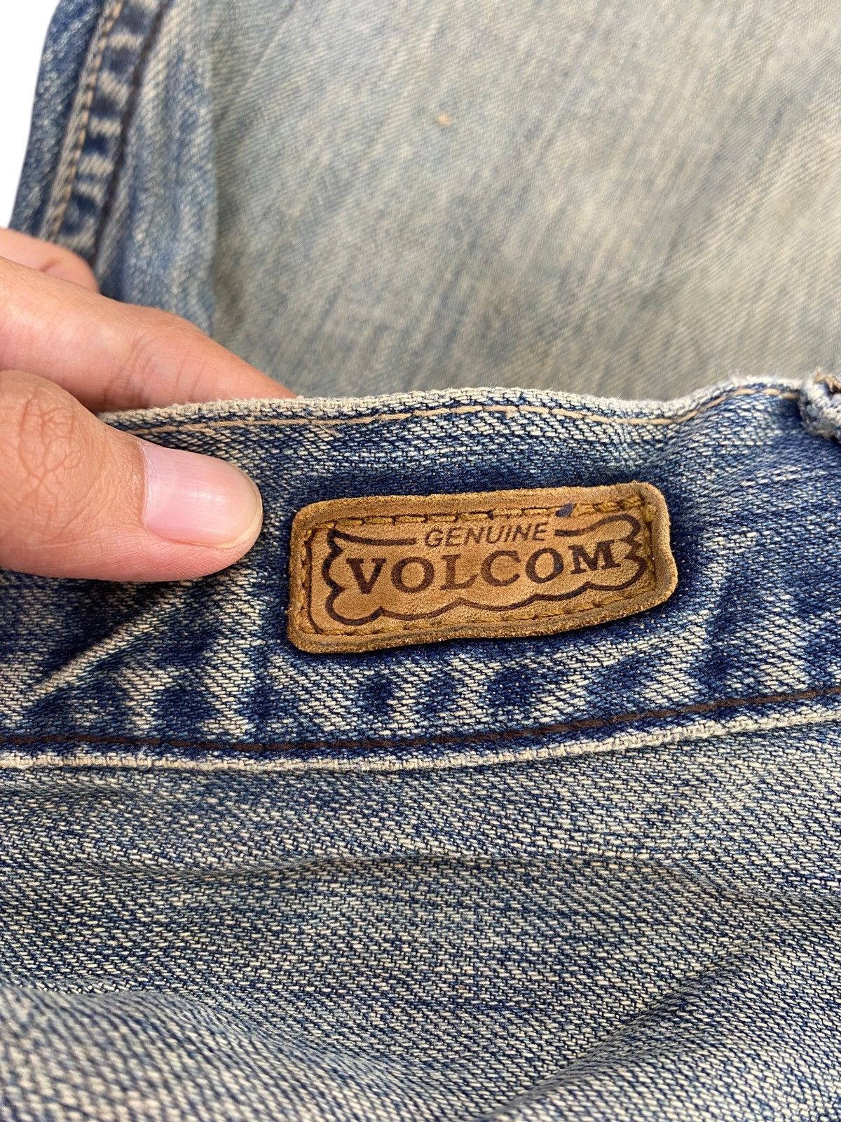 Volcom Volcom Faded Wash Style Ripped Loose Jeans Size US 34 / EU 50 - 10 Thumbnail