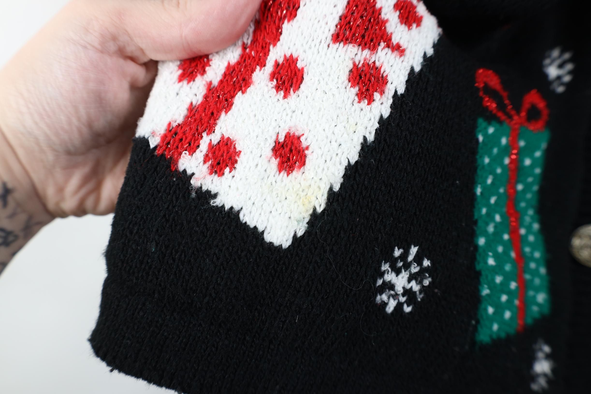 Vintage Vintage 90s Christmas Bear Present Knit Cardigan Sweater USA Size L / US 10 / IT 46 - 4 Thumbnail