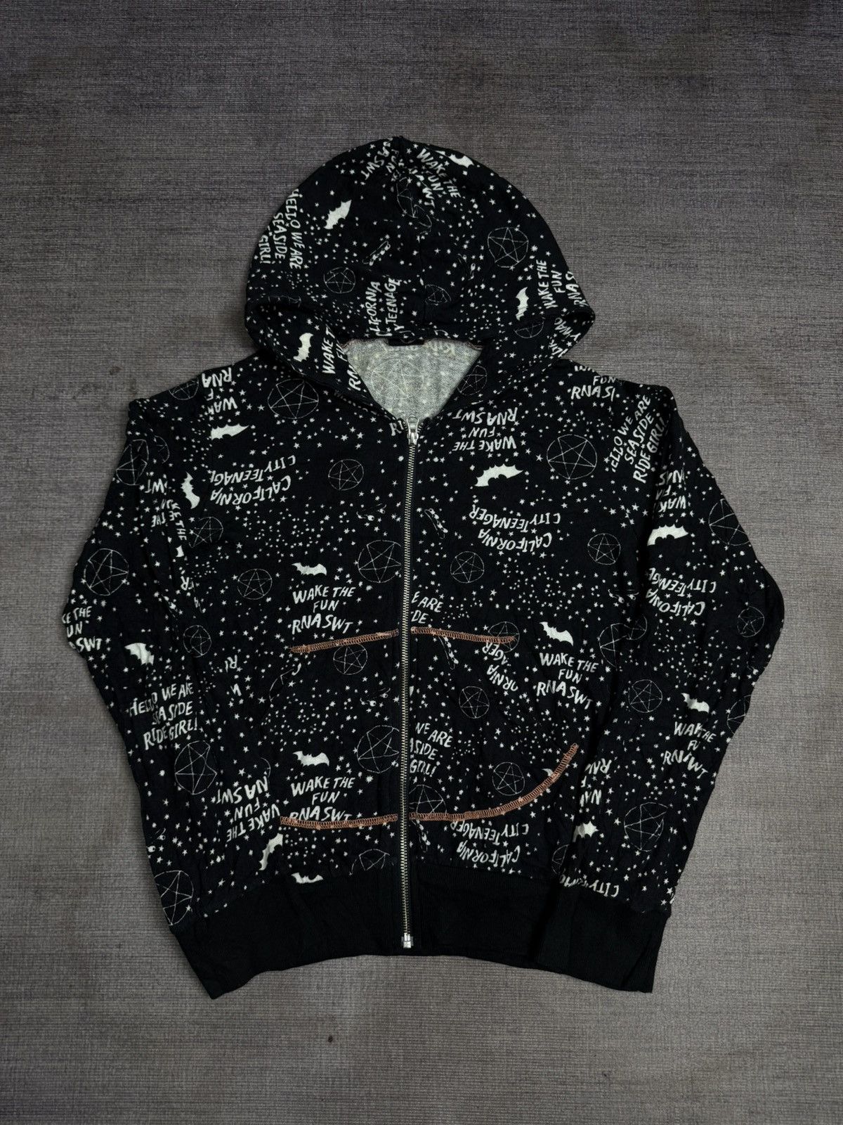 Japanese Brand RNA SWEET PRINT HOODIE Size US M / EU 48-50 / 2 - 1 Thumbnail