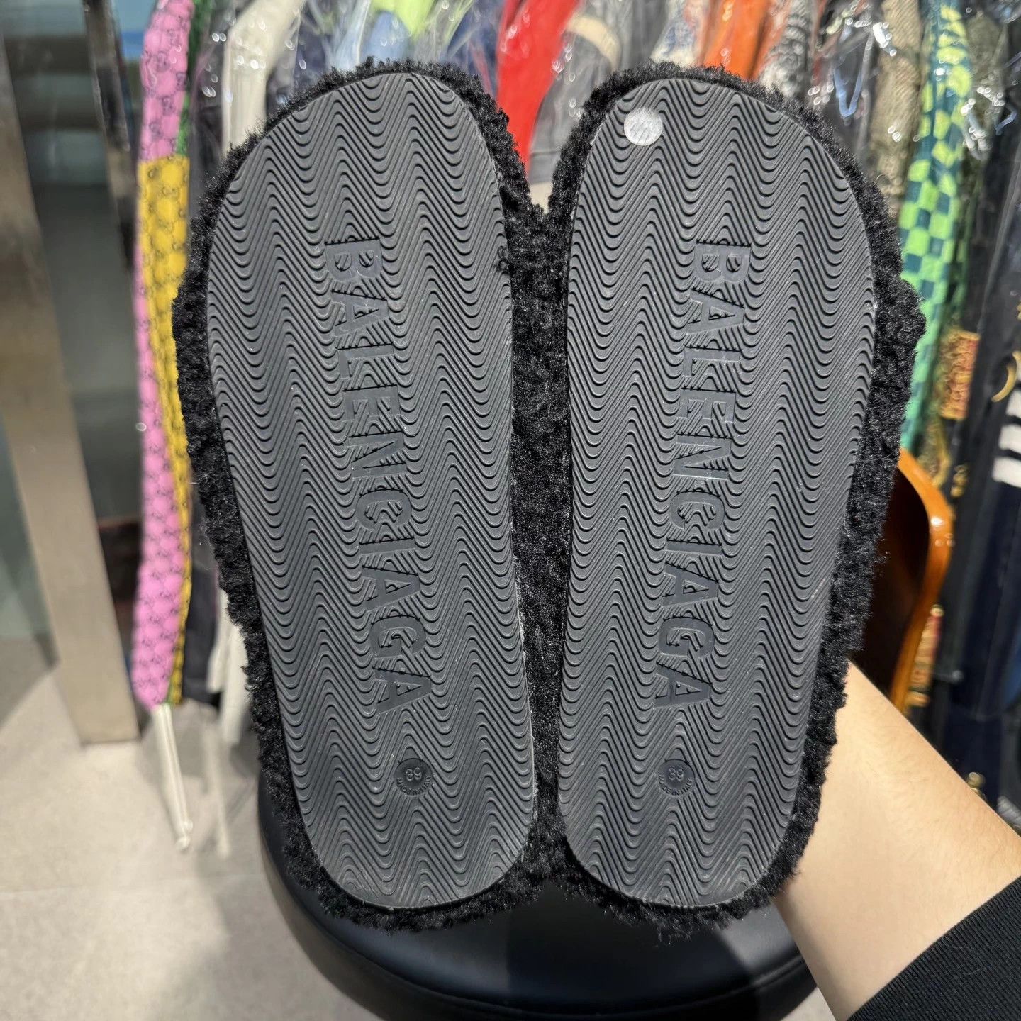 Balenciaga Furry Black Teddy Coke Slippers 39 Near New