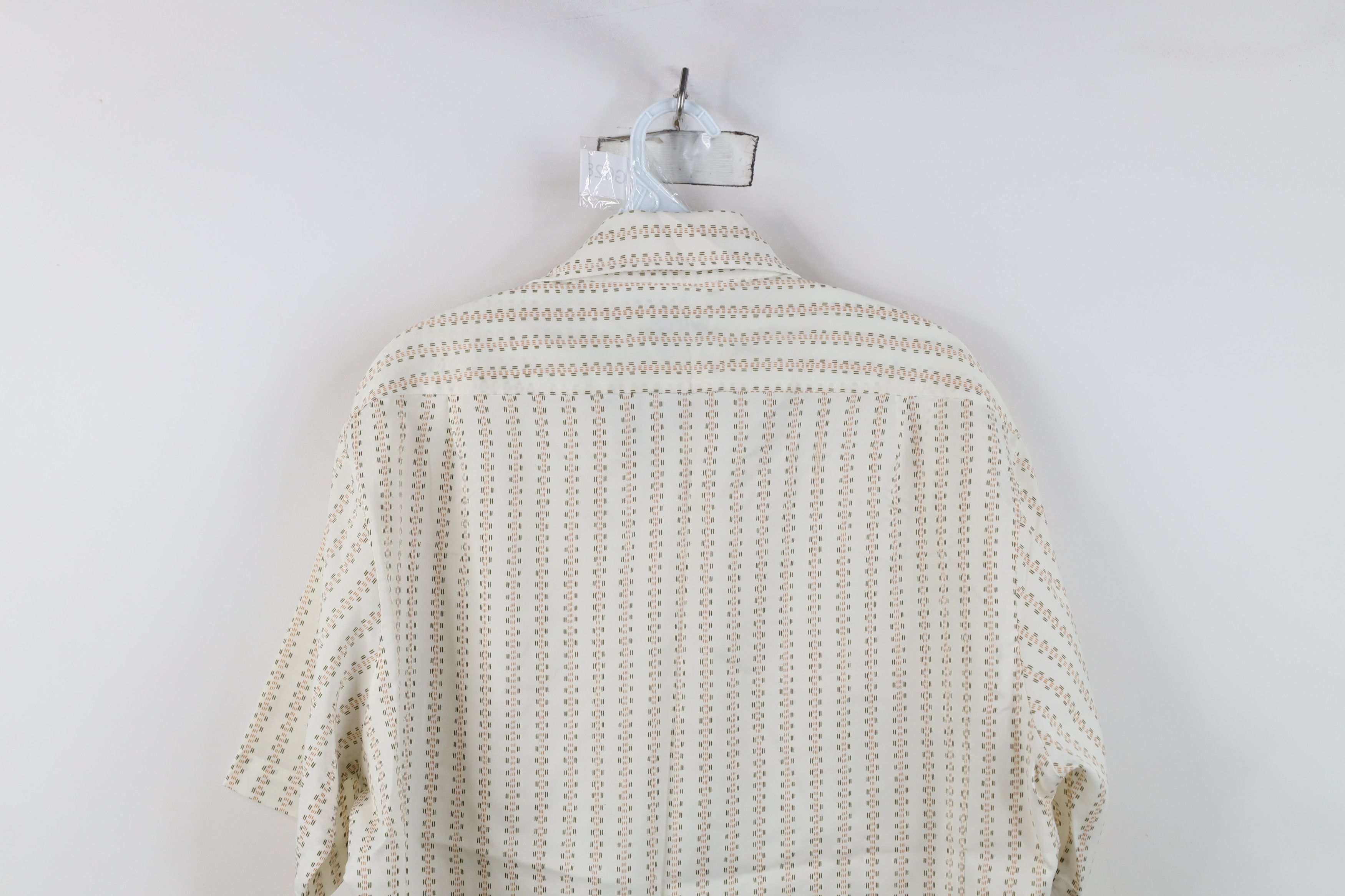 Vintage Vintage 70s Streetwear Short Sleeve Collared Button Shirt Size US XL / EU 56 / 4 - 11 Thumbnail